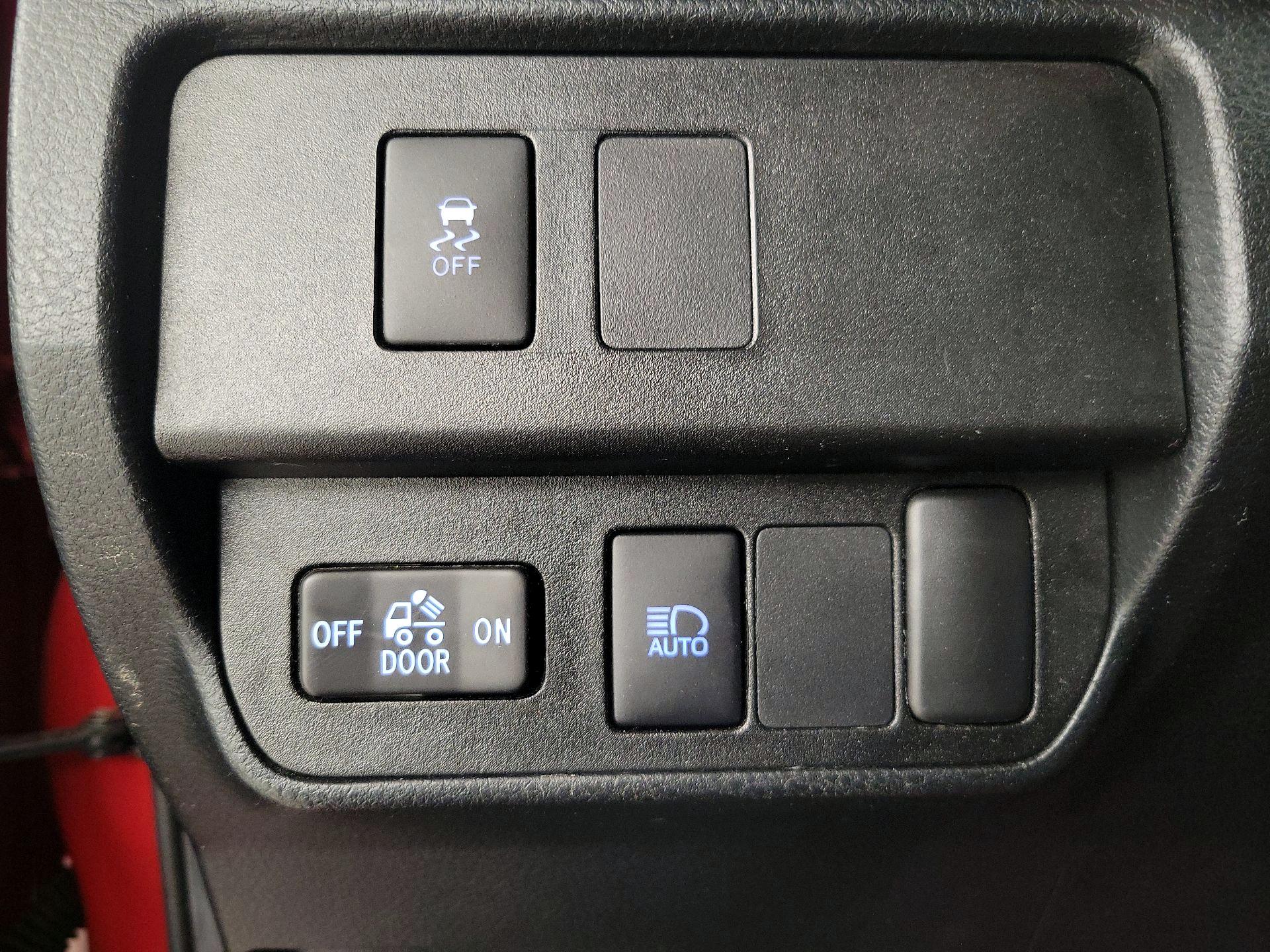 Thumbnail: 2021 Toyota Tacoma - 13