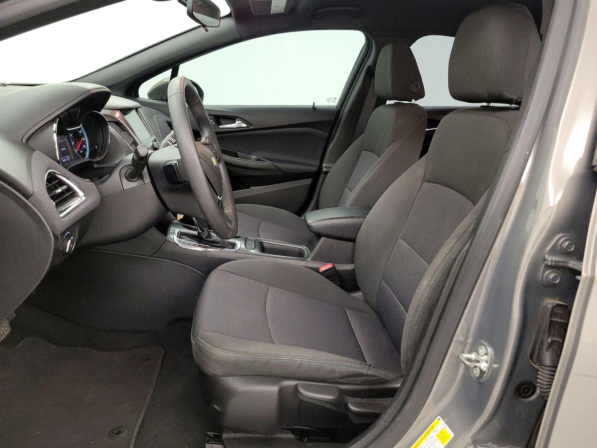 Thumbnail: 2018 Chevrolet Cruze - 11