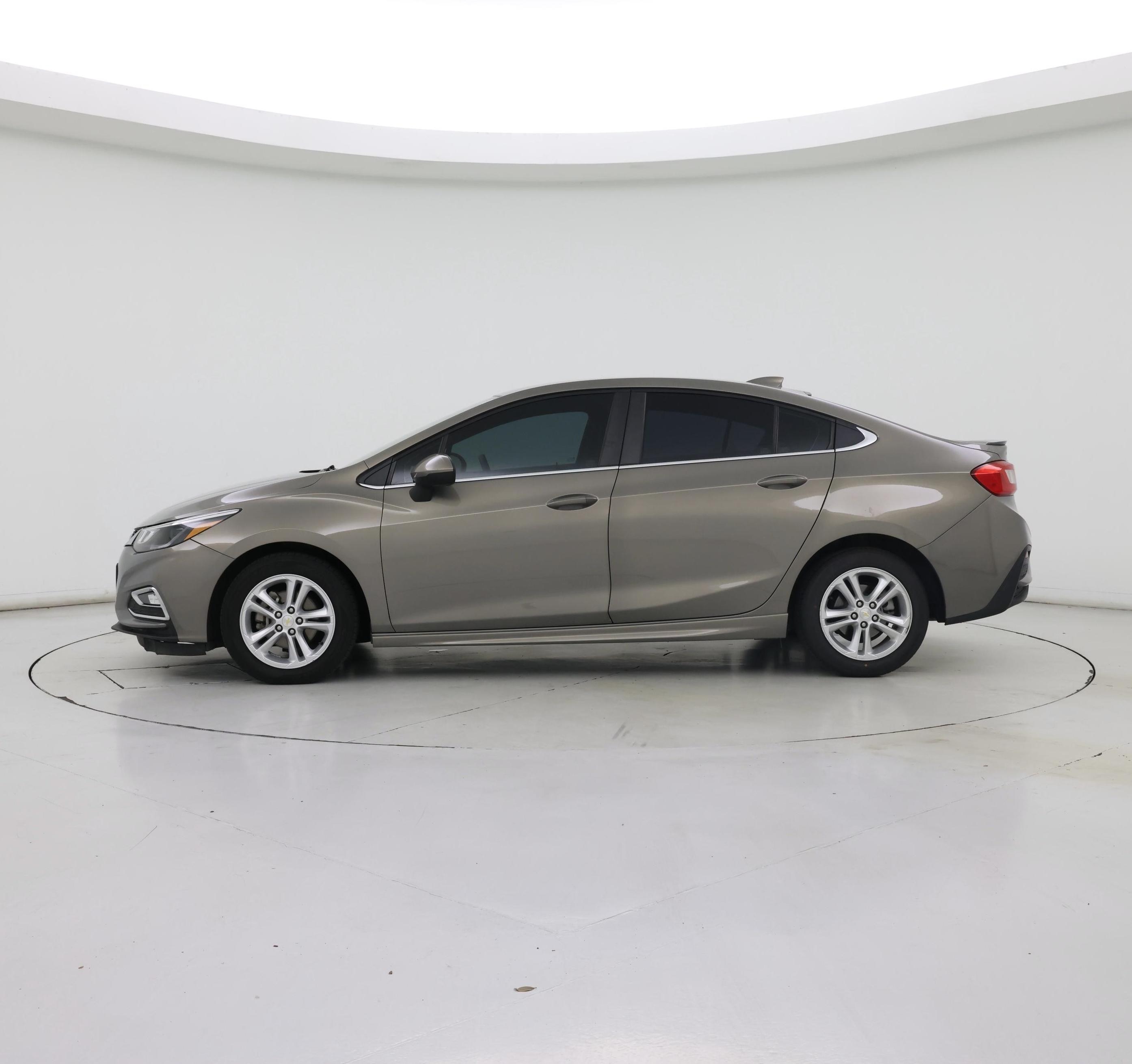 Thumbnail: 2018 Chevrolet Cruze - 3