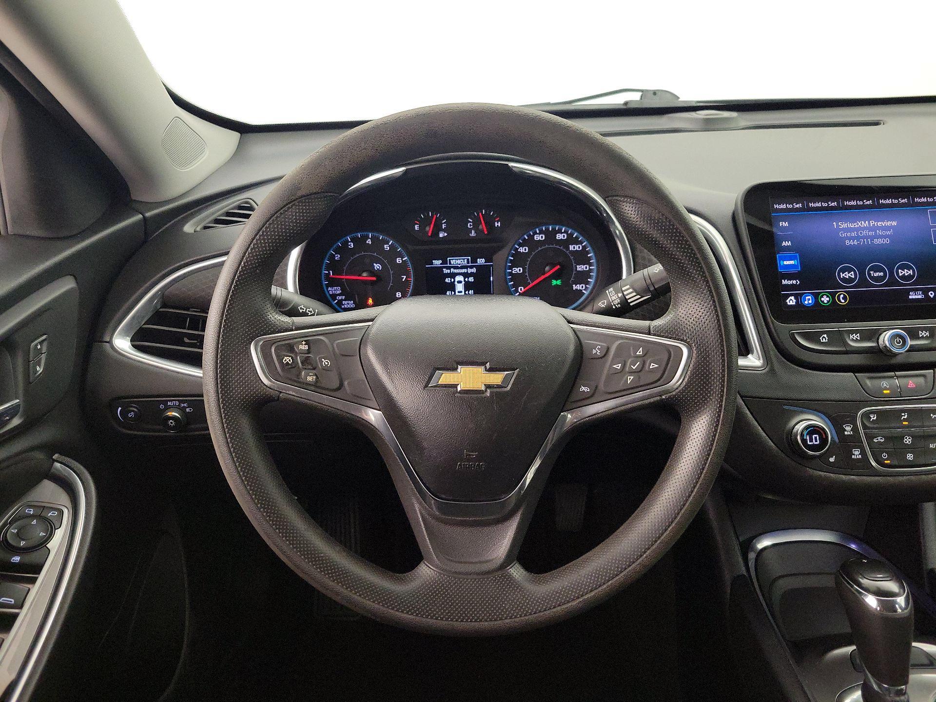 Thumbnail: 2020 Chevrolet Malibu - 10