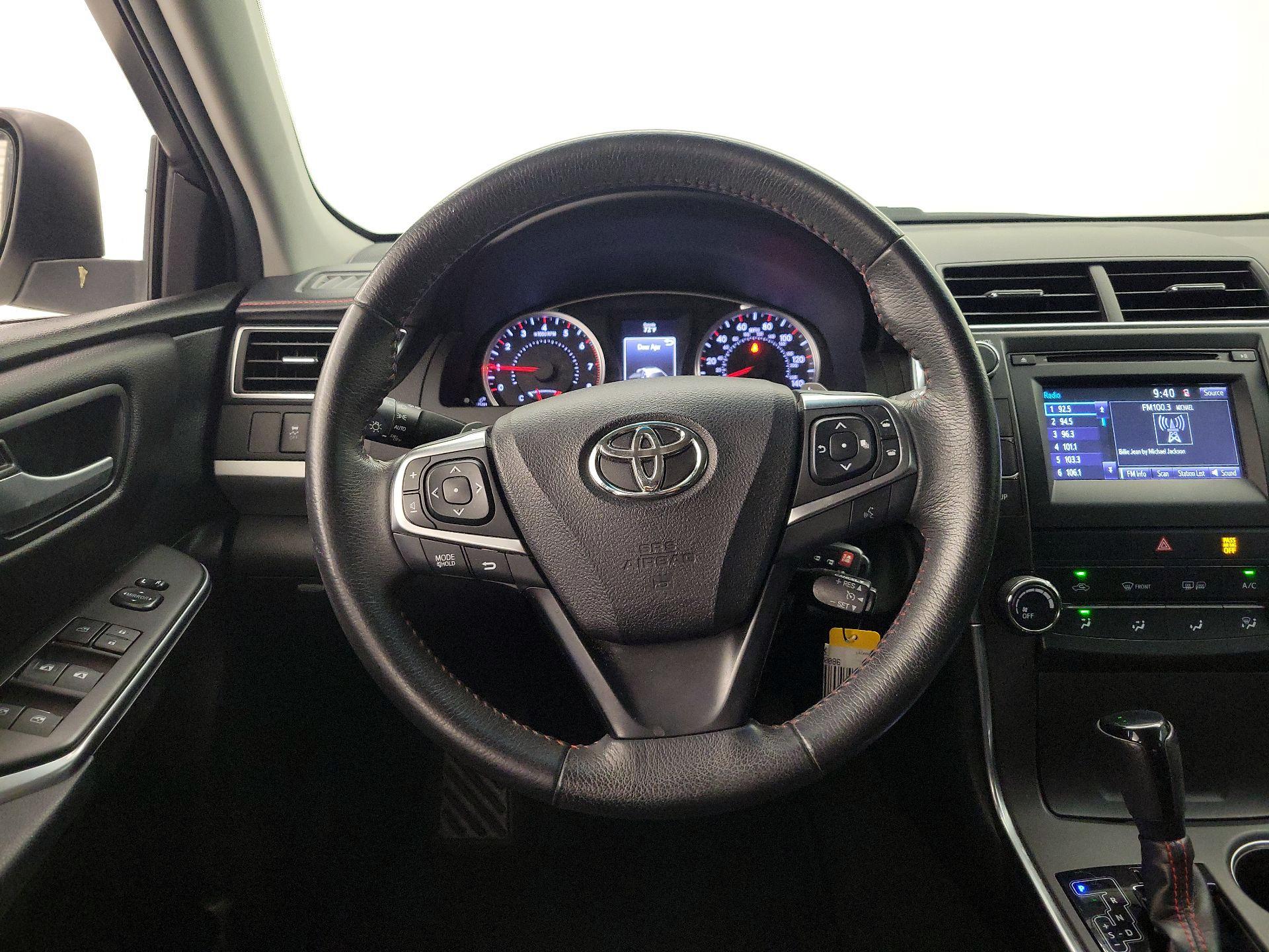 Thumbnail: 2017 Toyota Camry - 10