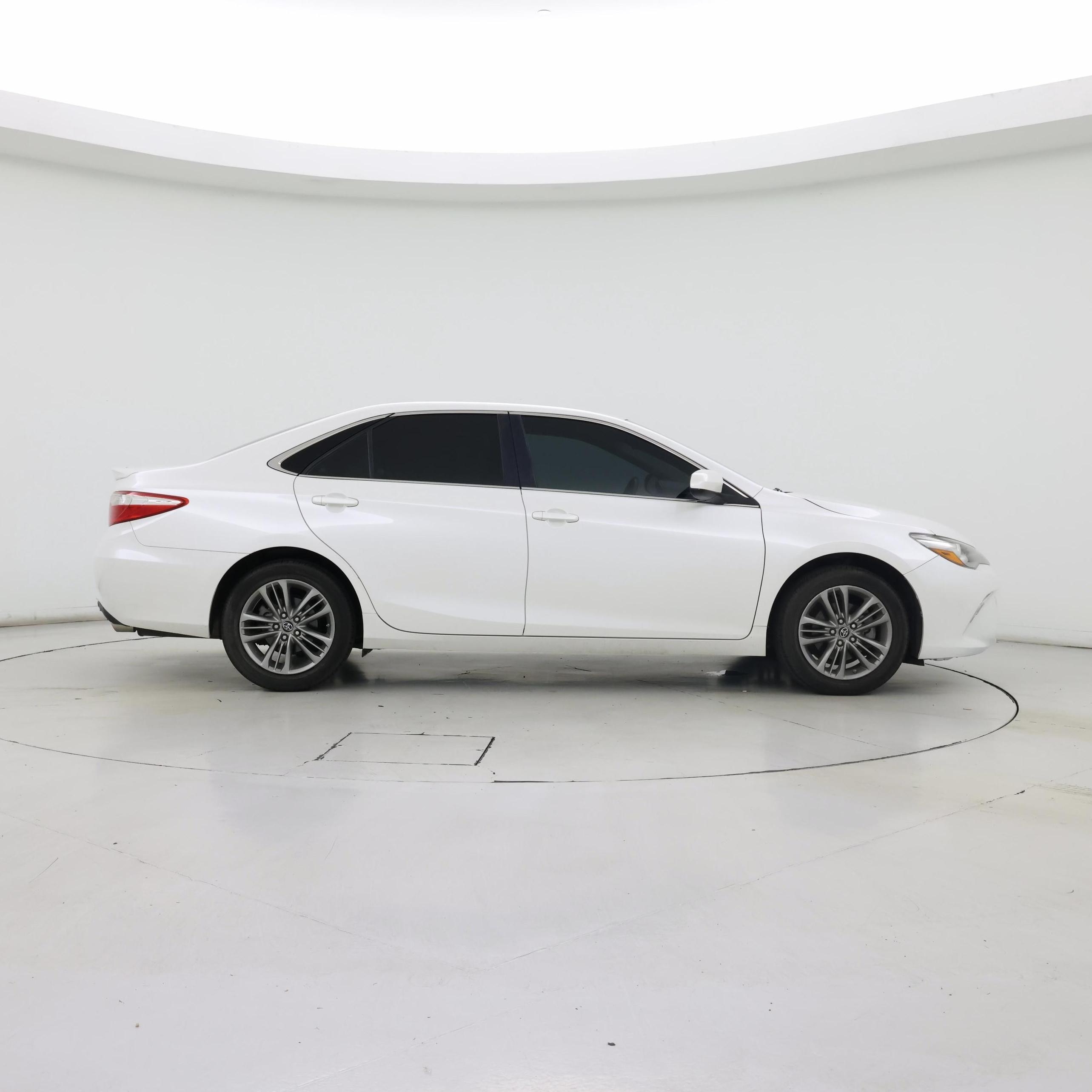 Thumbnail: 2017 Toyota Camry - 7