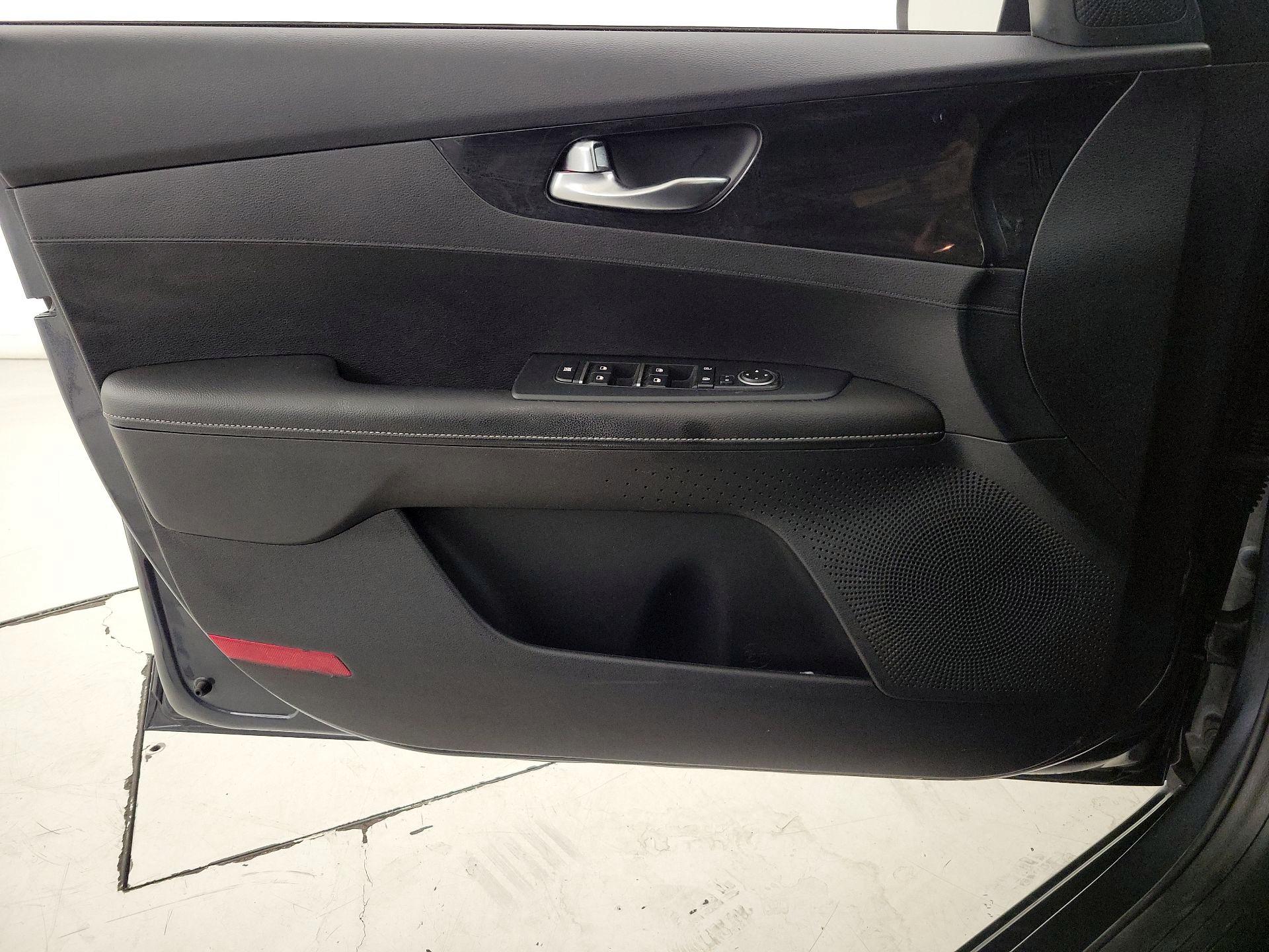 Thumbnail: 2019 Kia Forte - 12