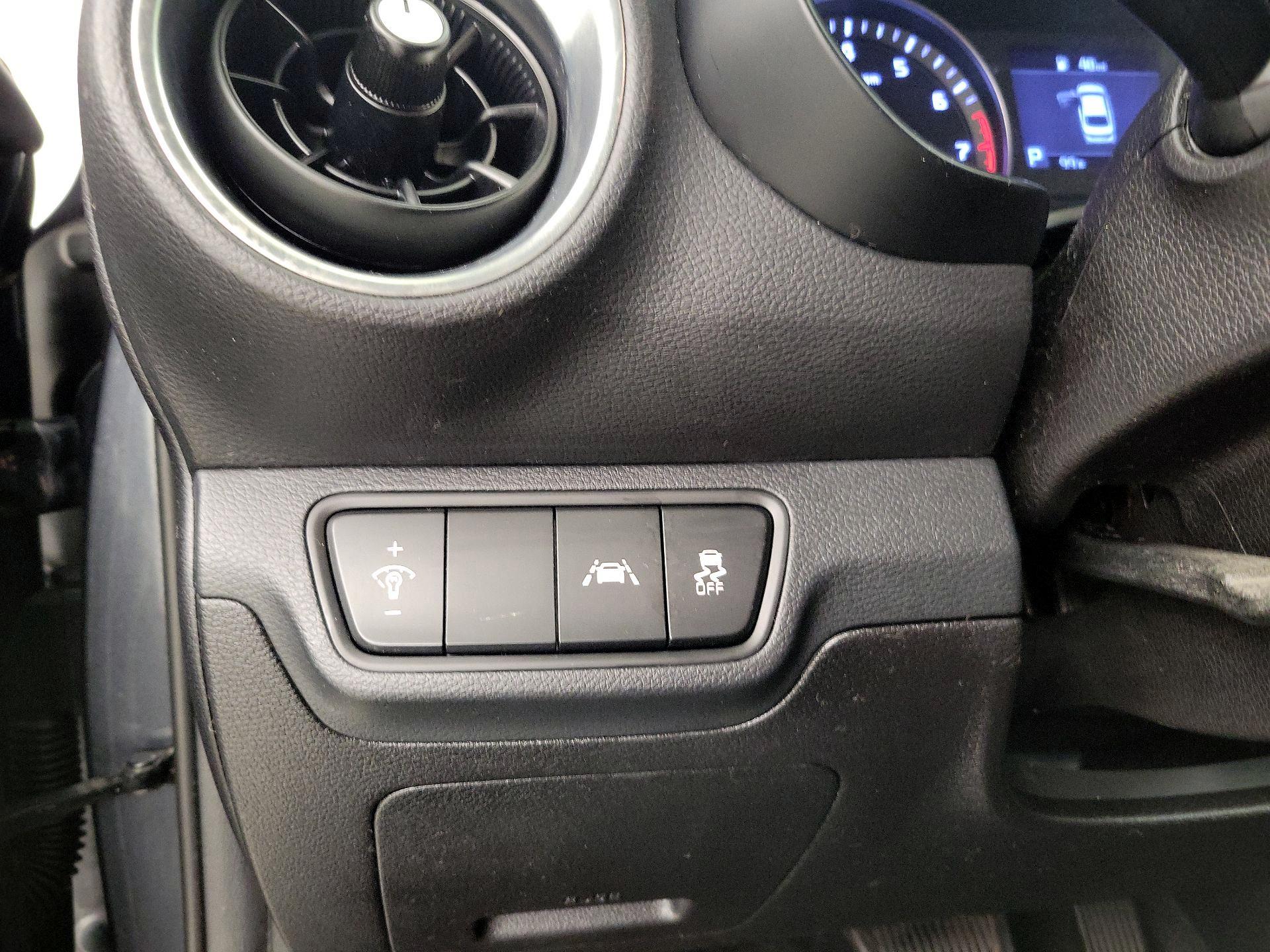 Thumbnail: 2019 Kia Forte - 13