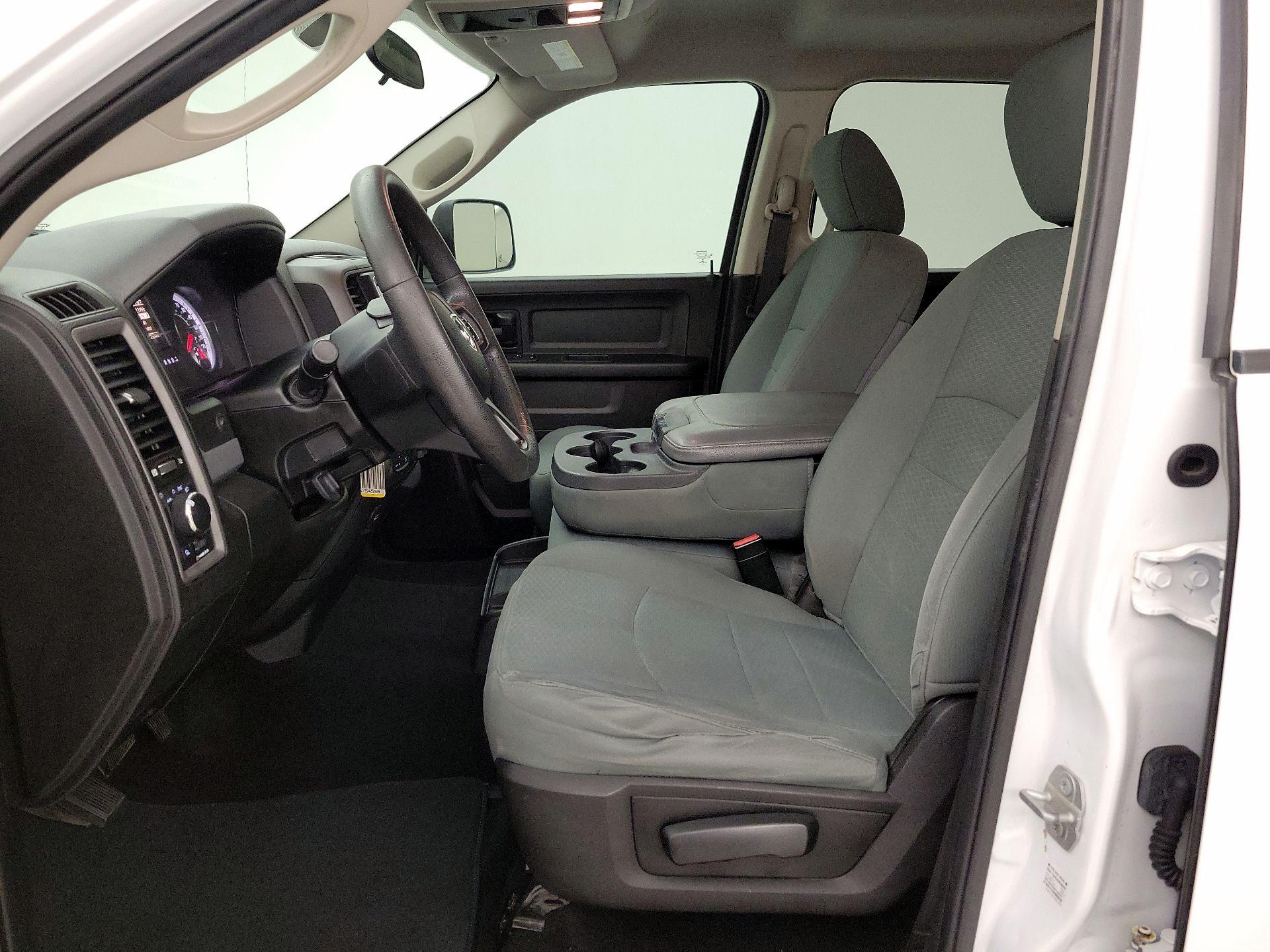 Thumbnail: 2019 RAM 1500 Classic - 11