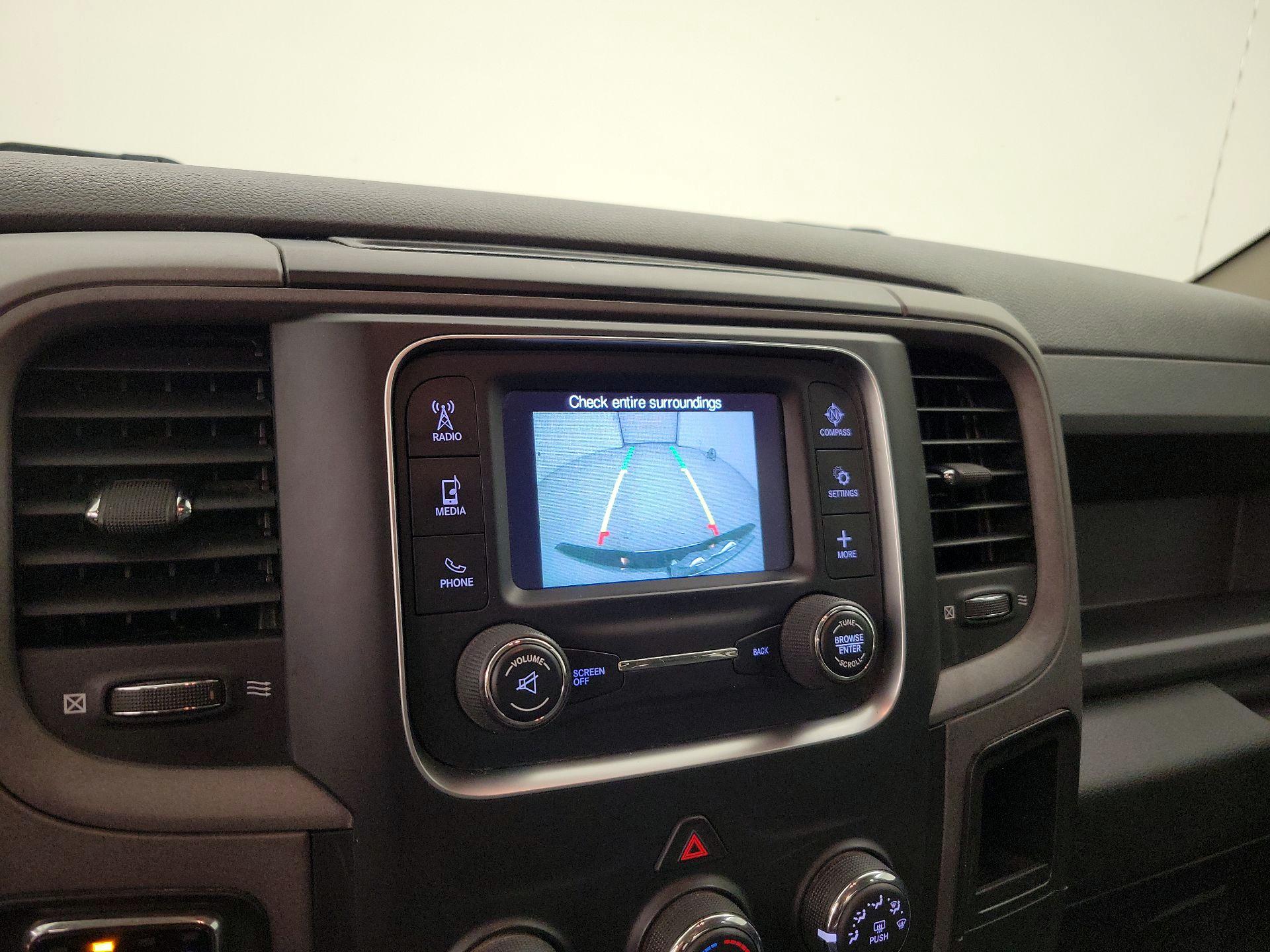 Thumbnail: 2019 RAM 1500 Classic - 14