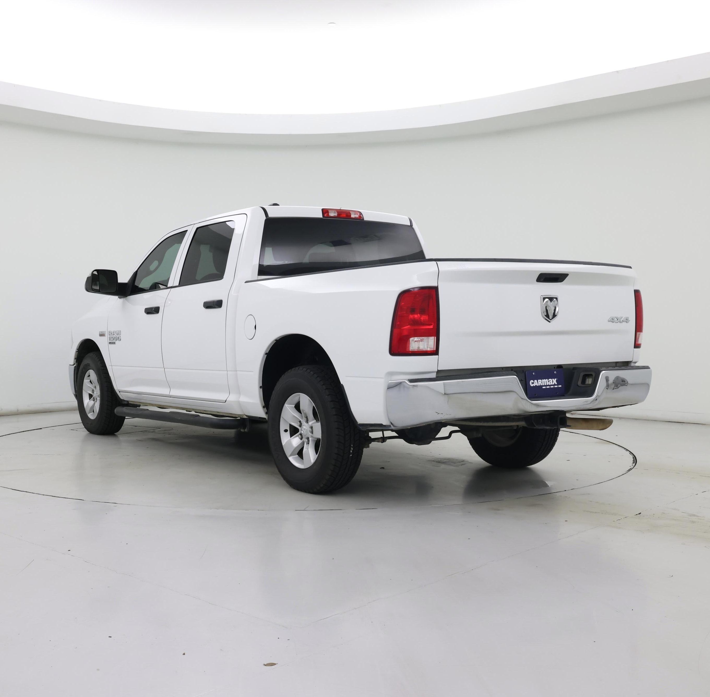 Thumbnail: 2019 RAM 1500 Classic - 2