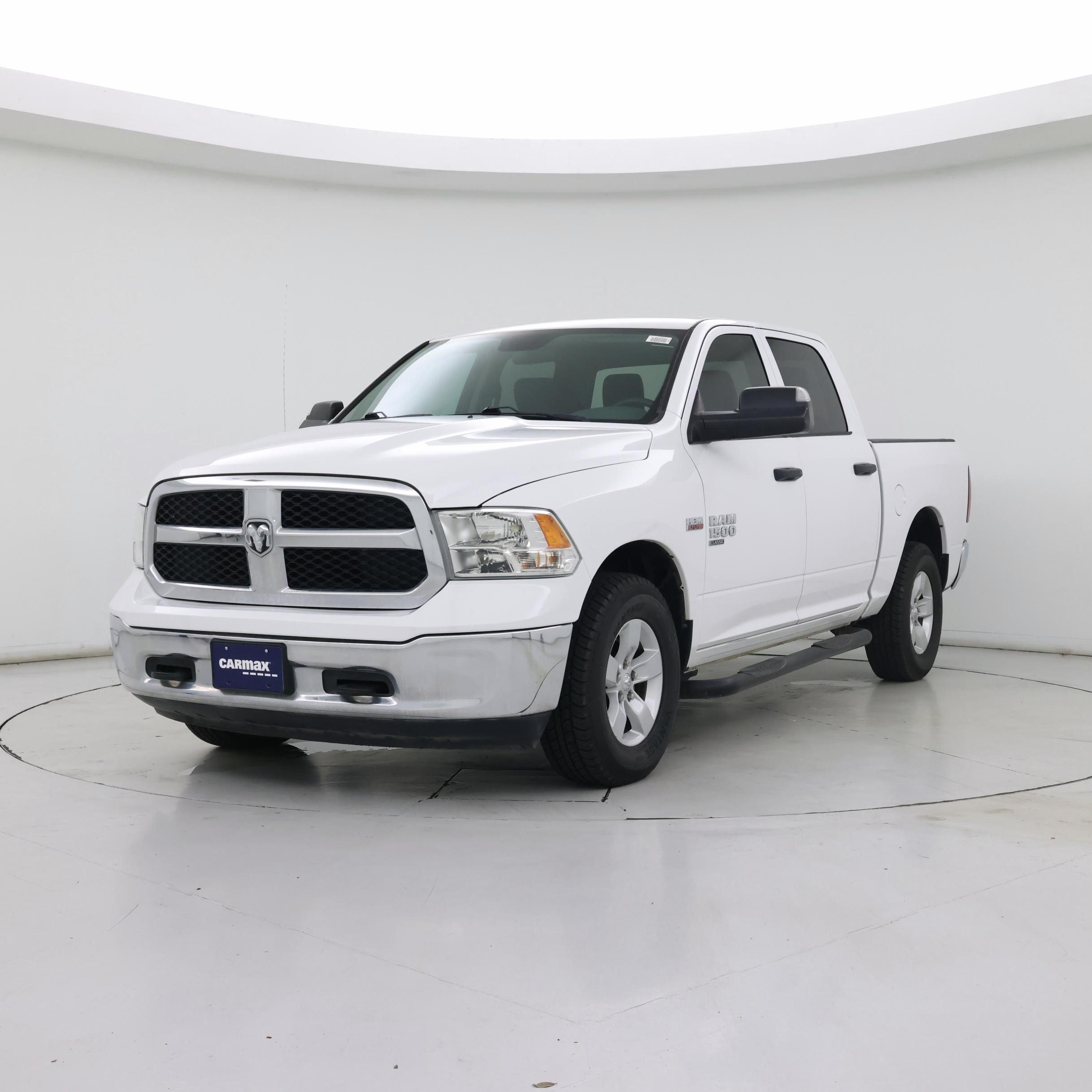 Thumbnail: 2019 RAM 1500 Classic - 4