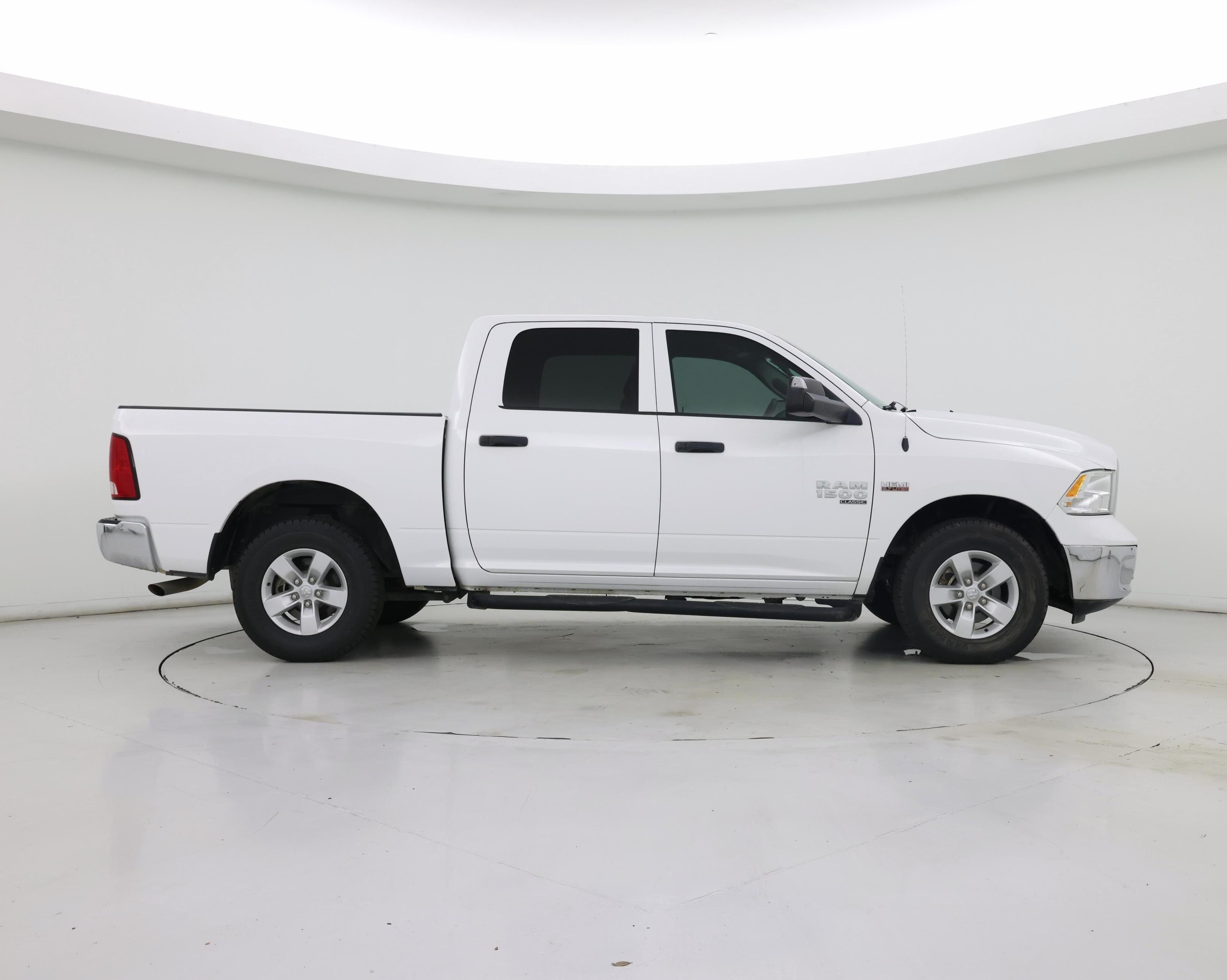 Thumbnail: 2019 RAM 1500 Classic - 7