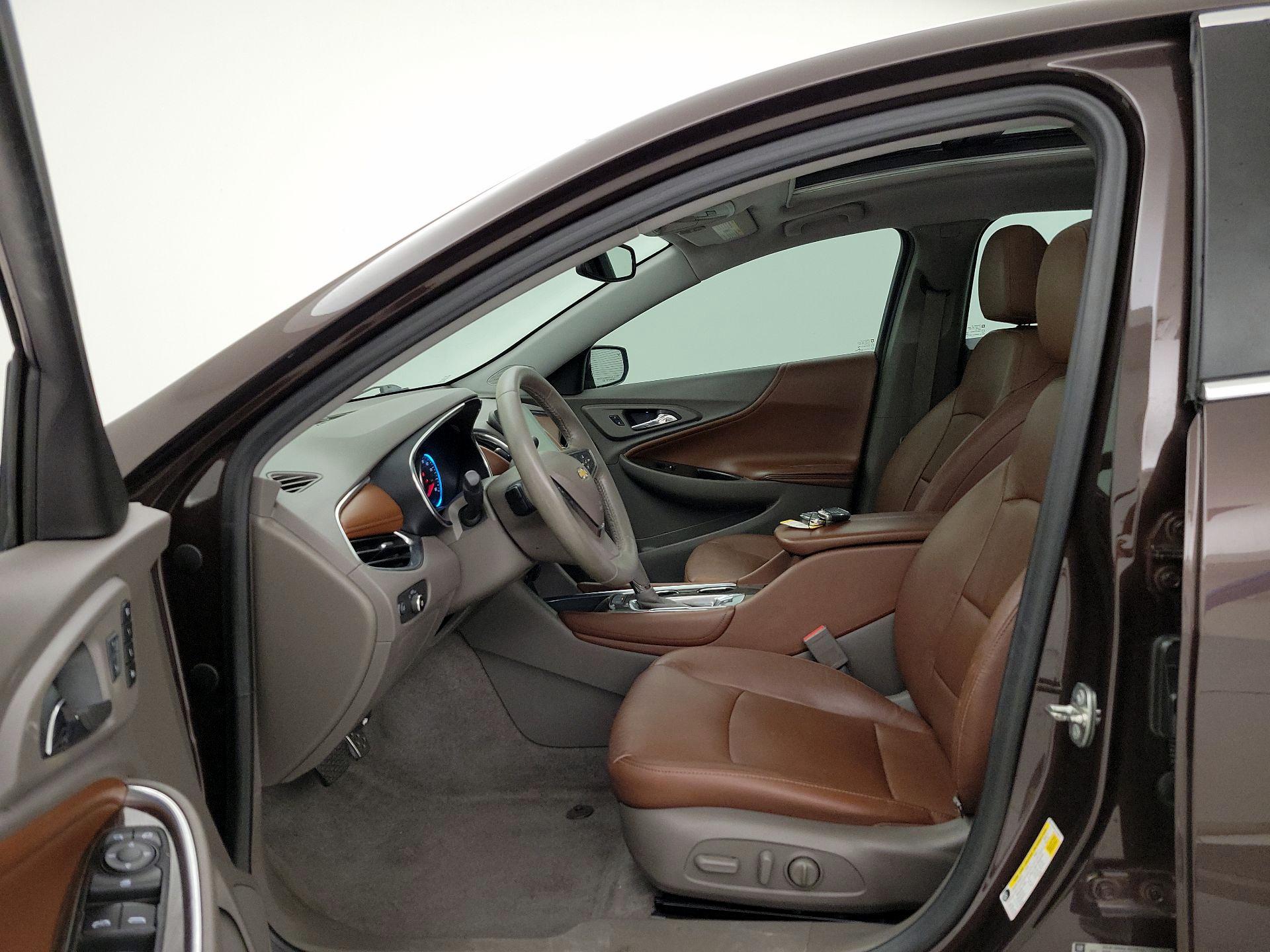Thumbnail: 2016 Chevrolet Malibu - 11