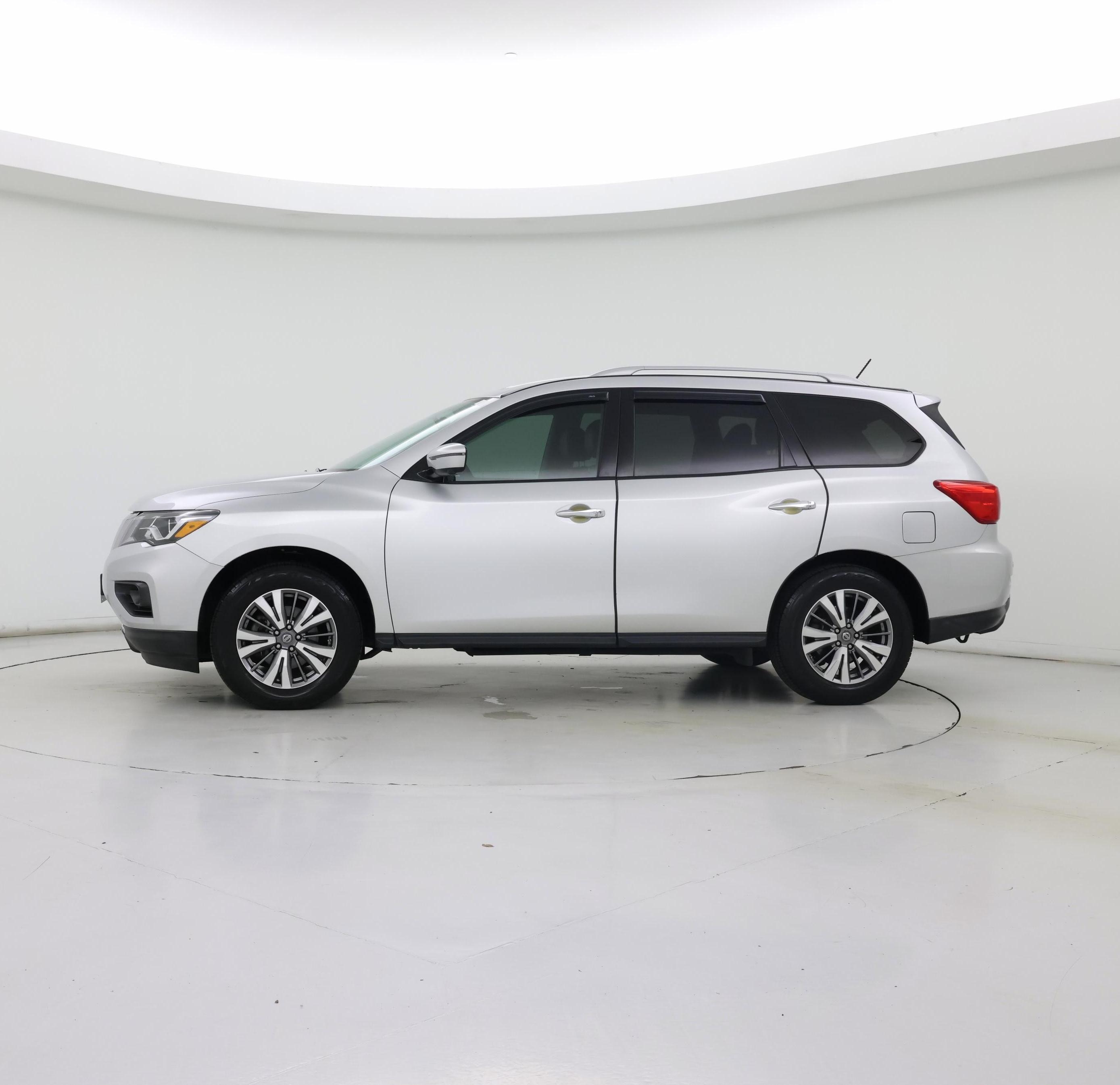 Thumbnail: 2018 Nissan Pathfinder - 3