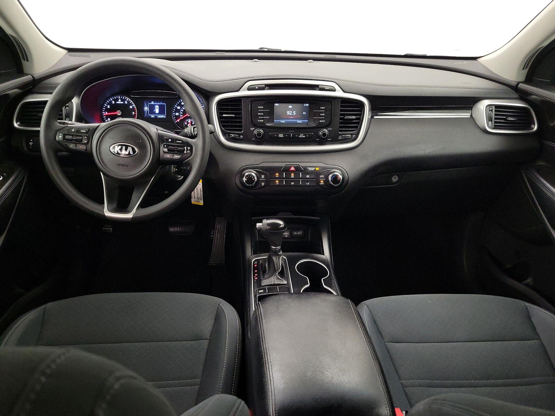 Thumbnail: 2017 Kia Sorento - 9