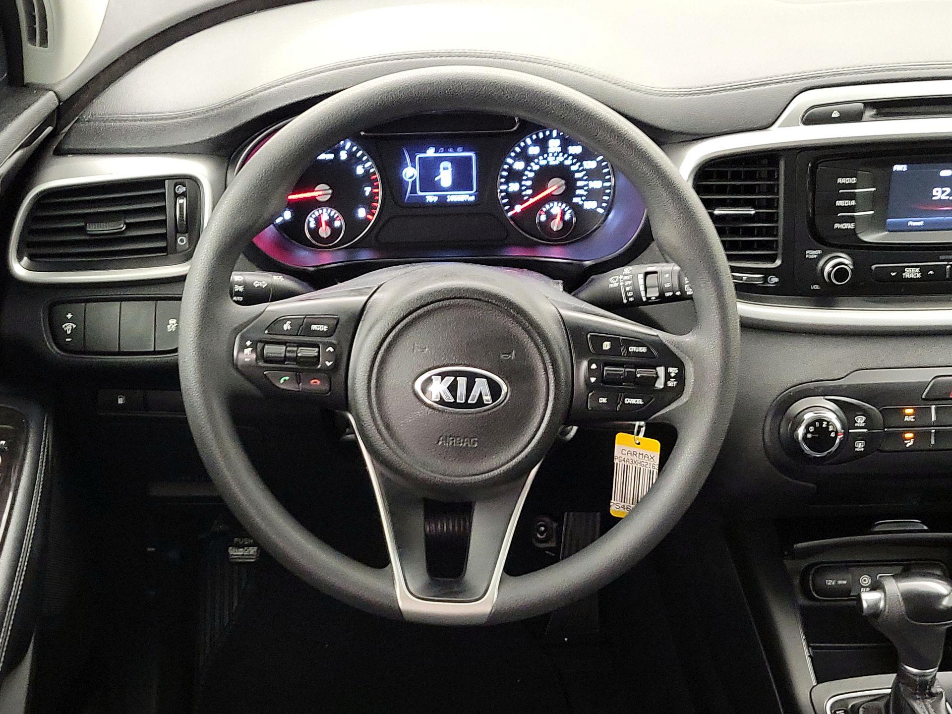 Thumbnail: 2017 Kia Sorento - 10