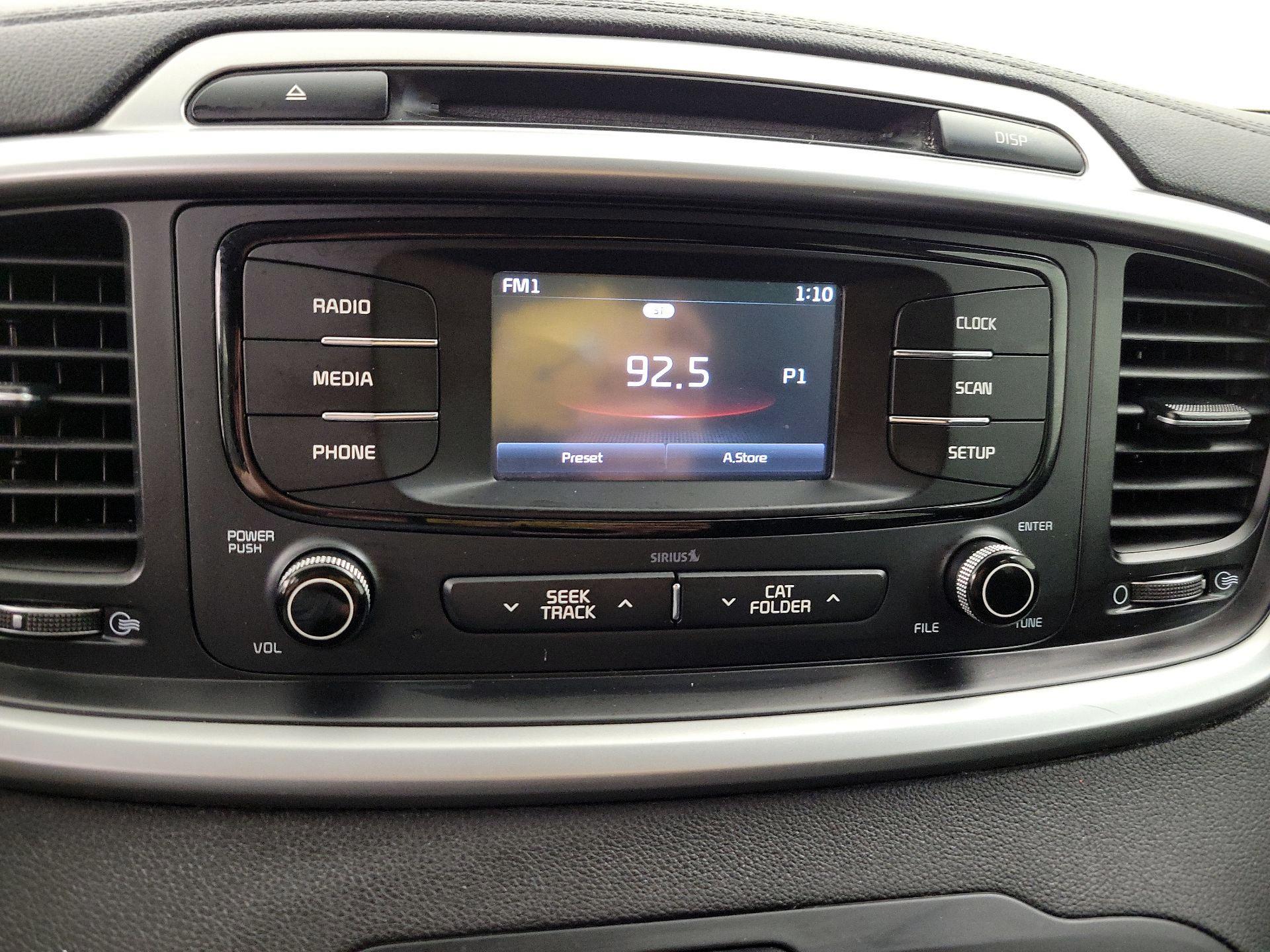 Thumbnail: 2017 Kia Sorento - 15