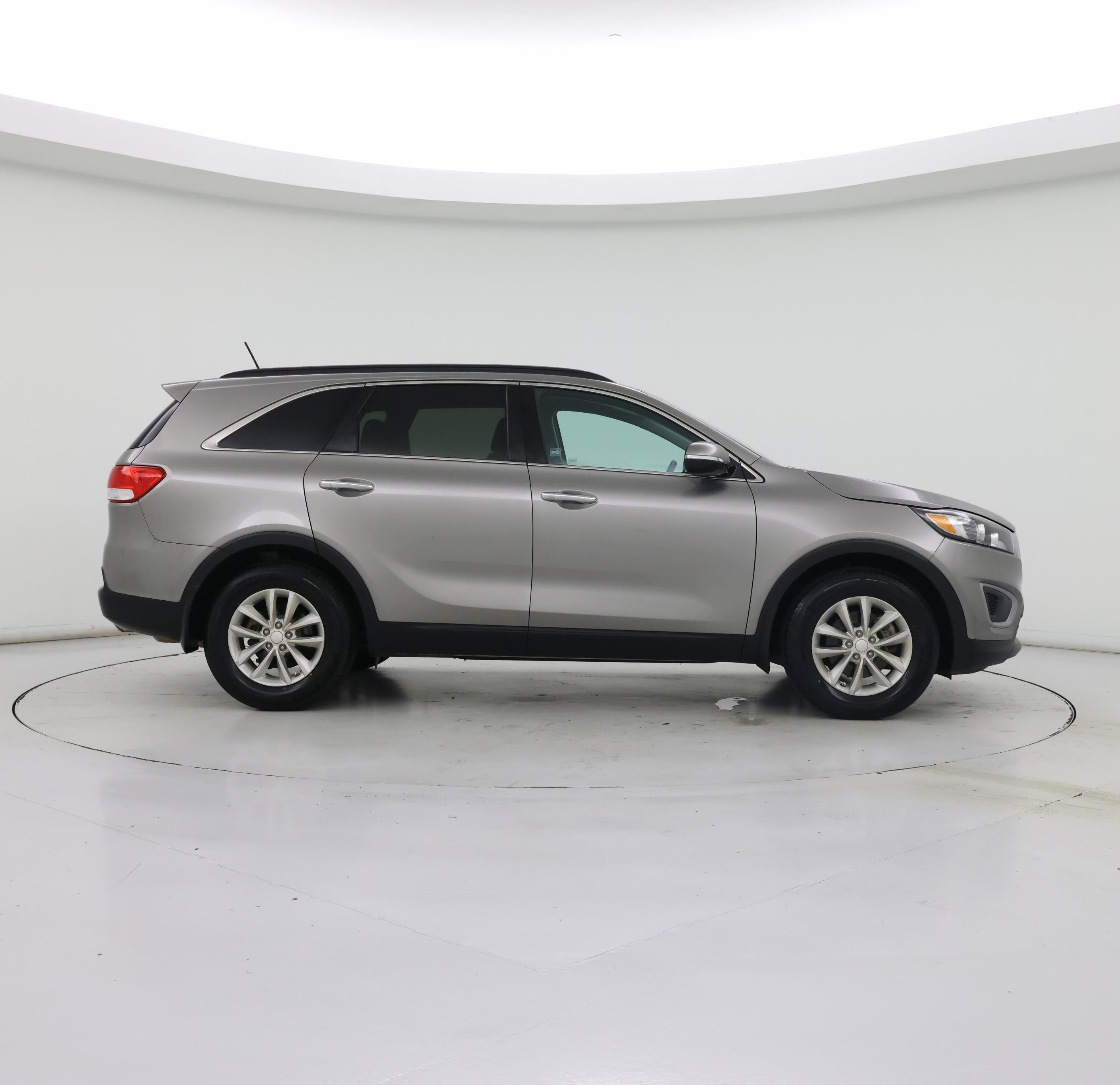 Thumbnail: 2017 Kia Sorento - 7