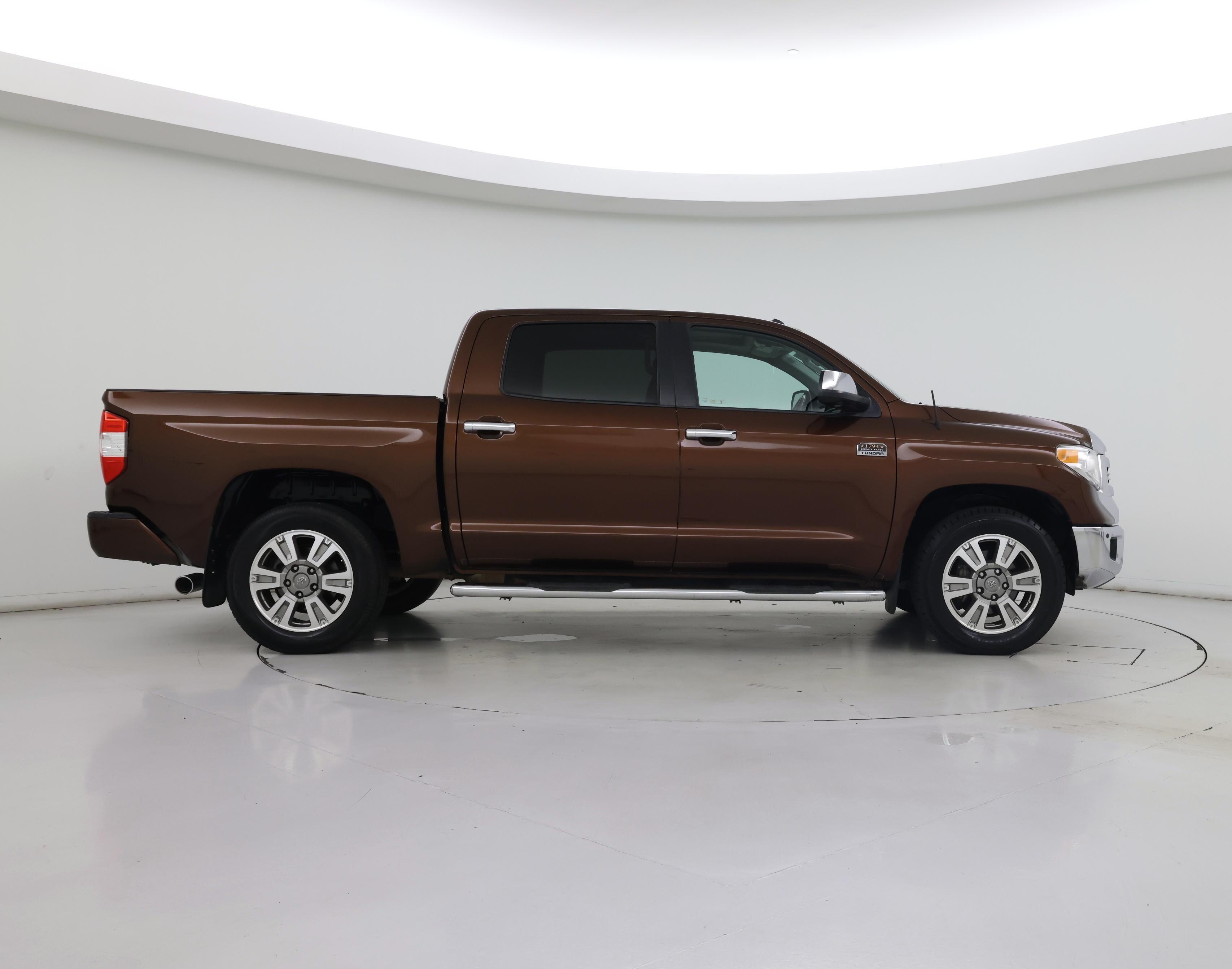 Thumbnail: 2017 Toyota Tundra - 7