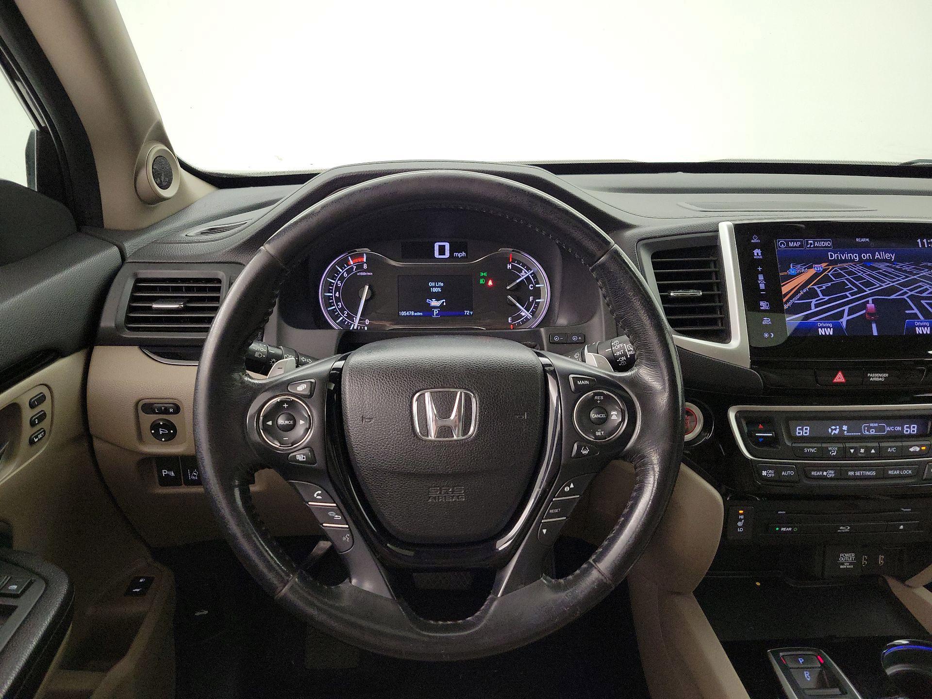 Thumbnail: 2017 Honda Pilot - 10