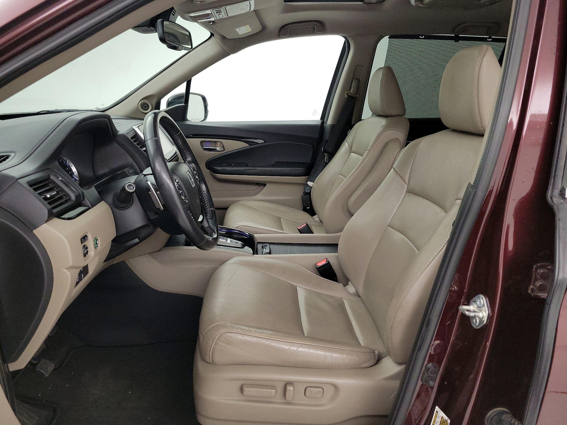 Thumbnail: 2017 Honda Pilot - 11