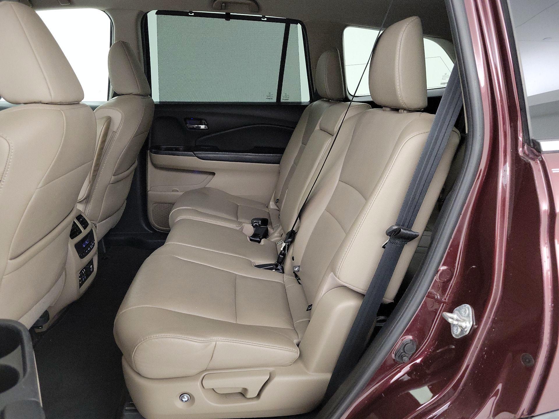 Thumbnail: 2017 Honda Pilot - 20