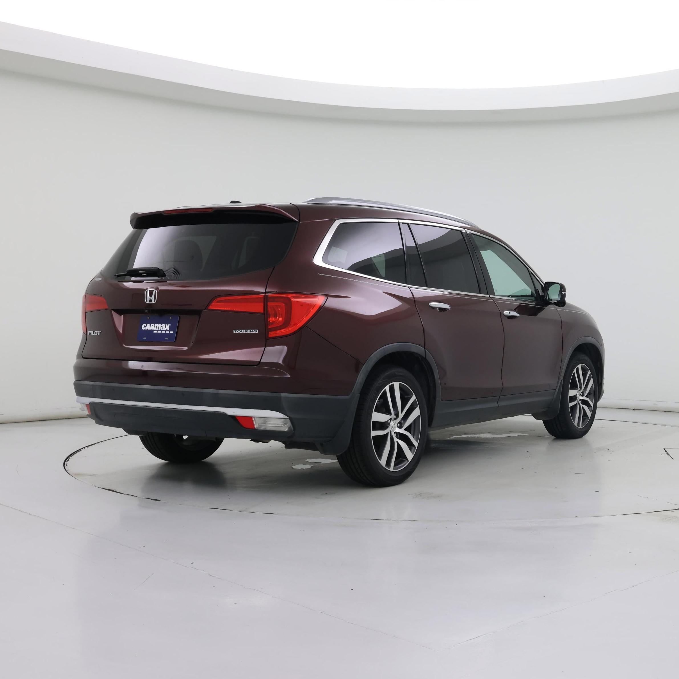 Thumbnail: 2017 Honda Pilot - 8