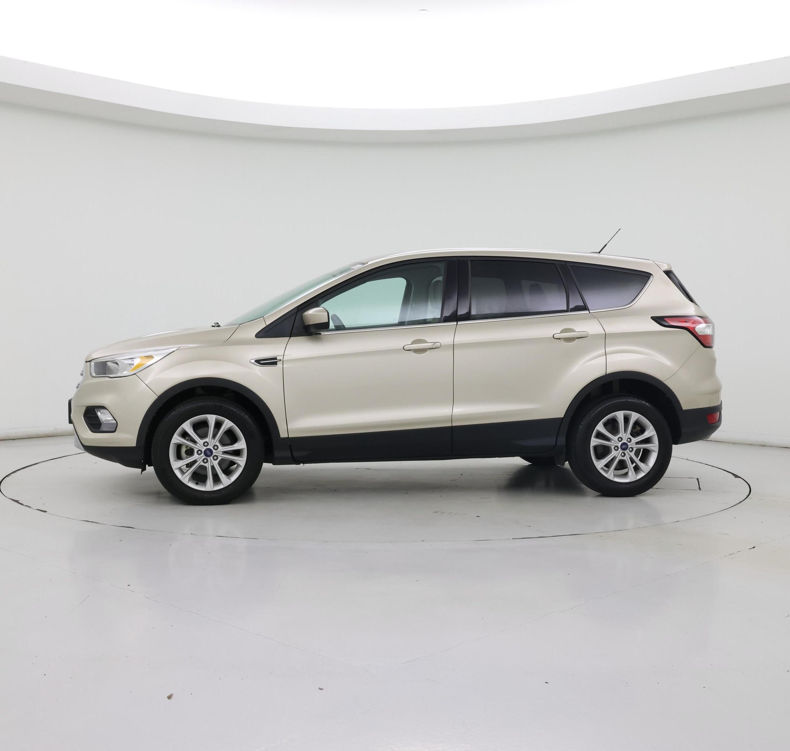 Thumbnail: 2017 Ford Escape - 3