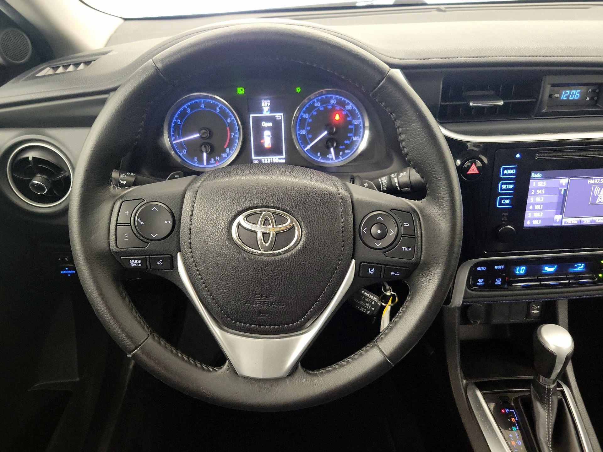 Thumbnail: 2017 Toyota Corolla - 10