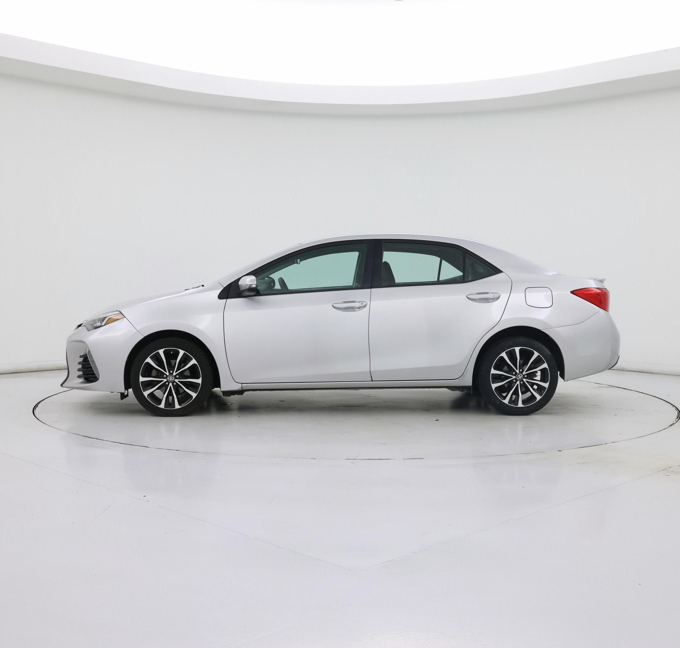 Thumbnail: 2017 Toyota Corolla - 3