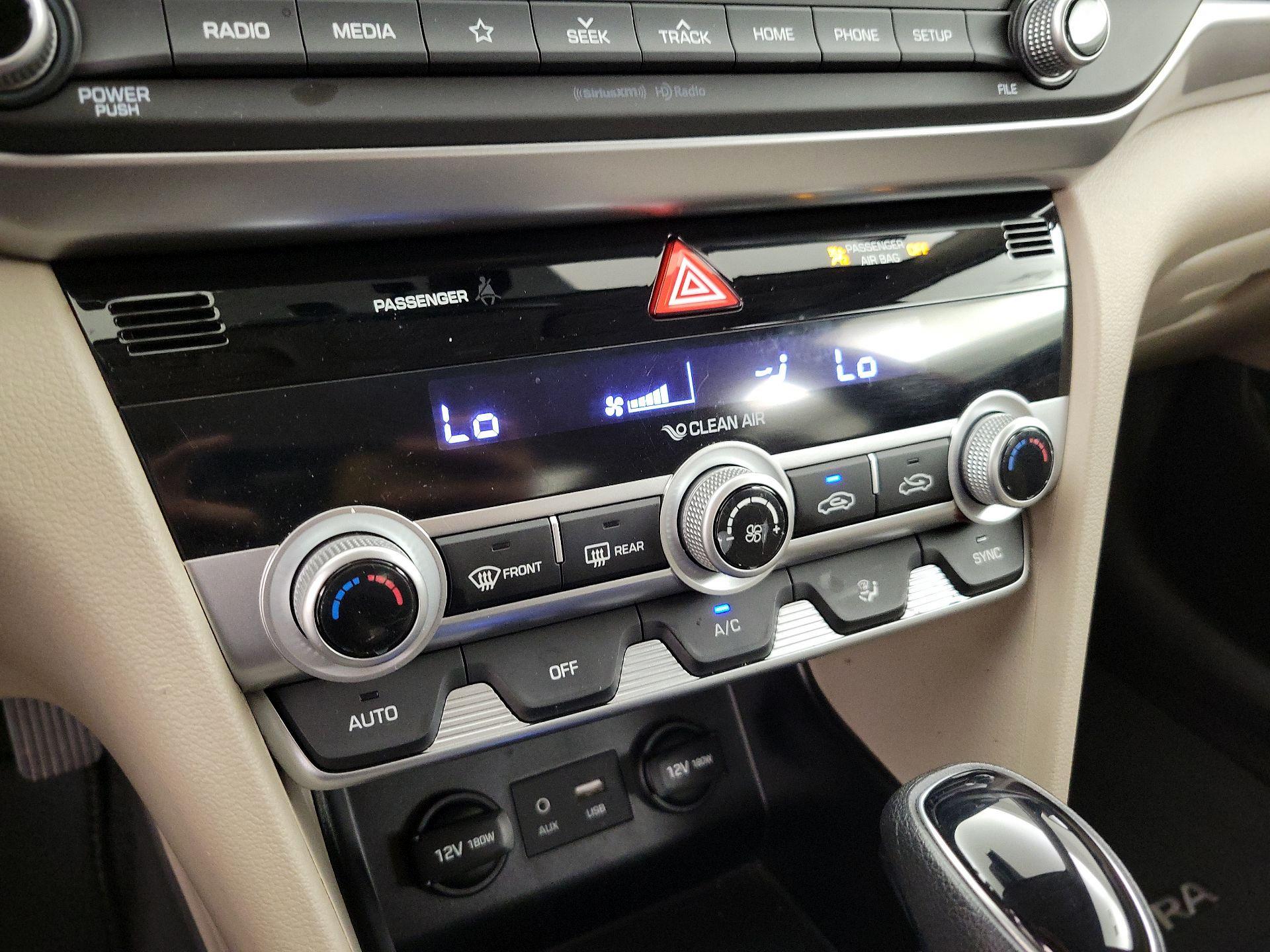 Thumbnail: 2020 Hyundai Elantra - 16