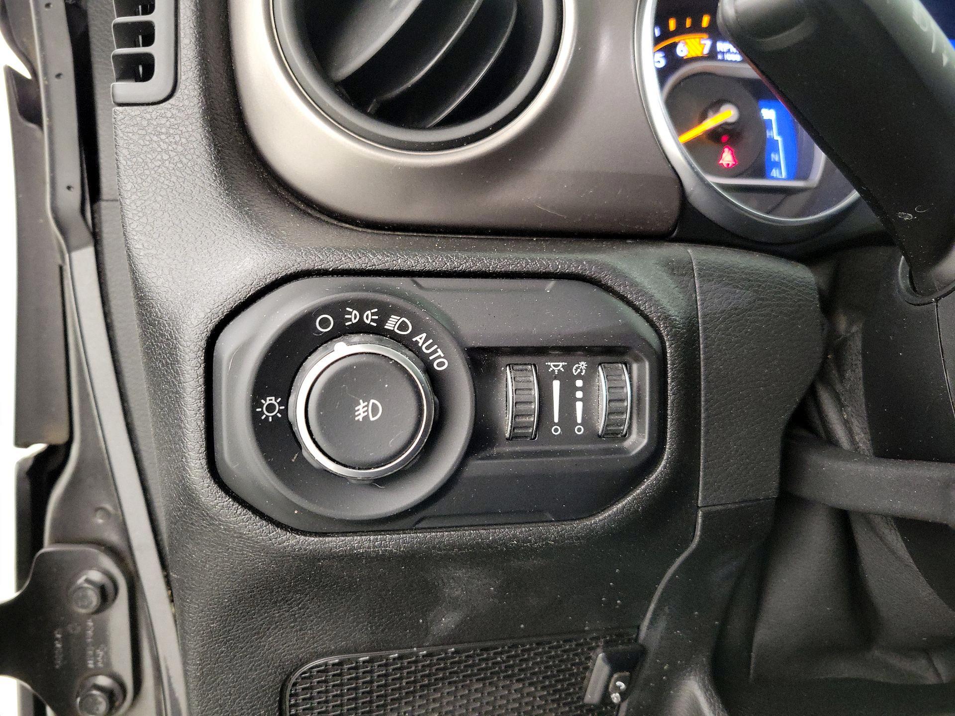 Thumbnail: 2020 Jeep Wrangler - 13