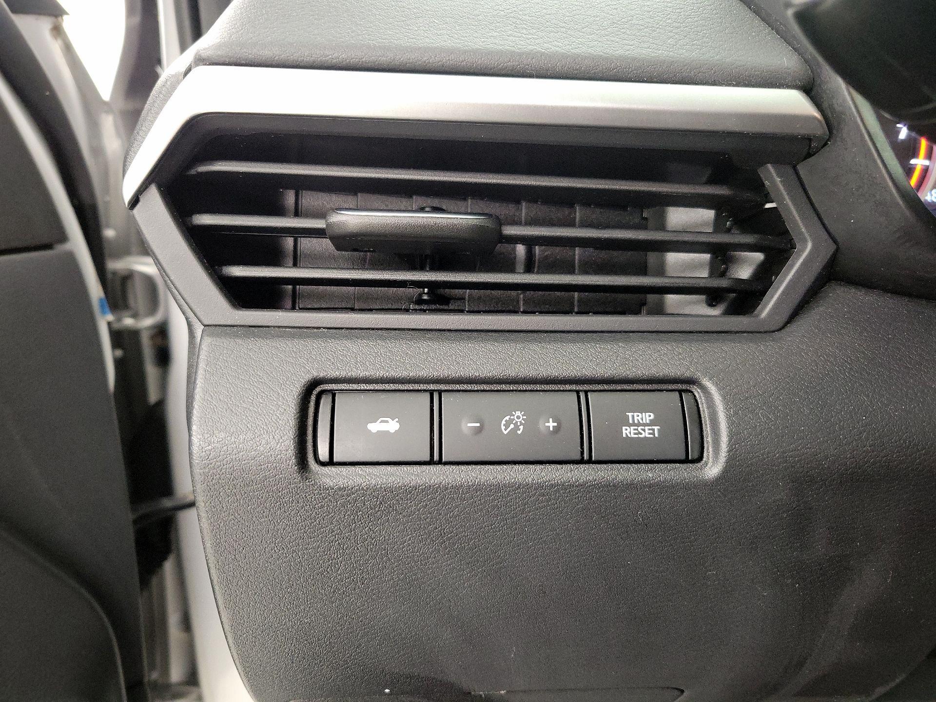 Thumbnail: 2020 Nissan Altima - 13