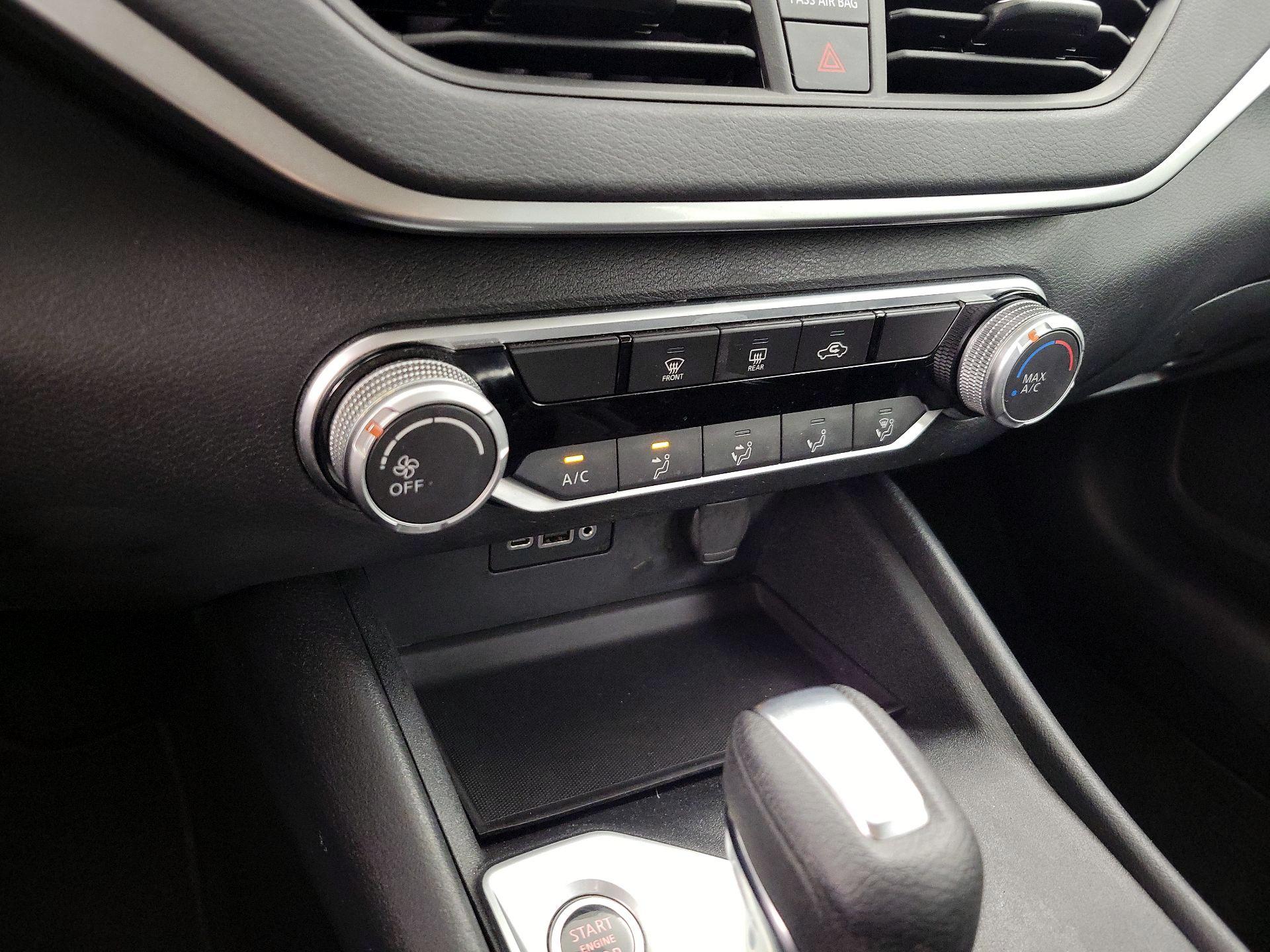 Thumbnail: 2020 Nissan Altima - 16