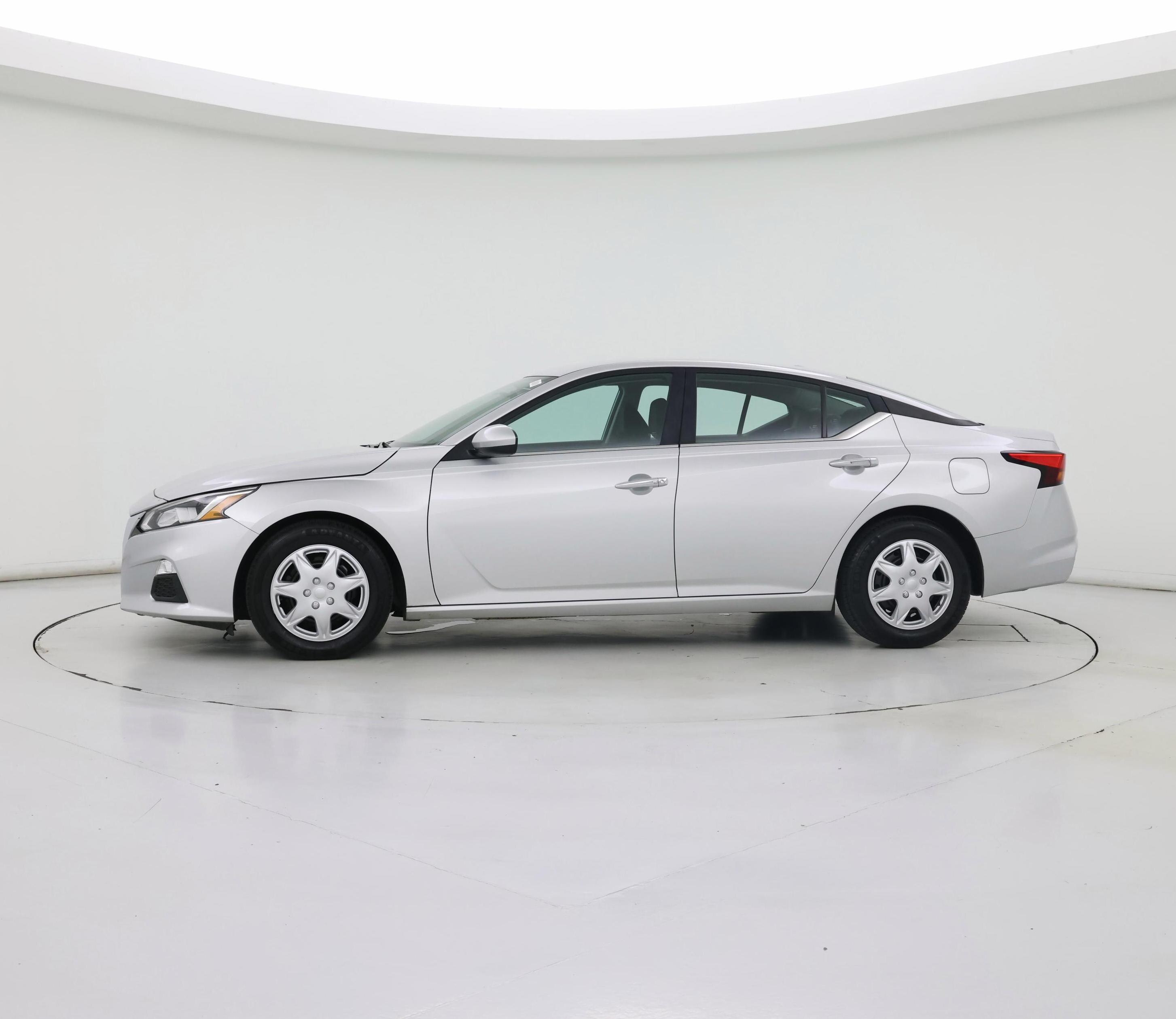 Thumbnail: 2020 Nissan Altima - 3