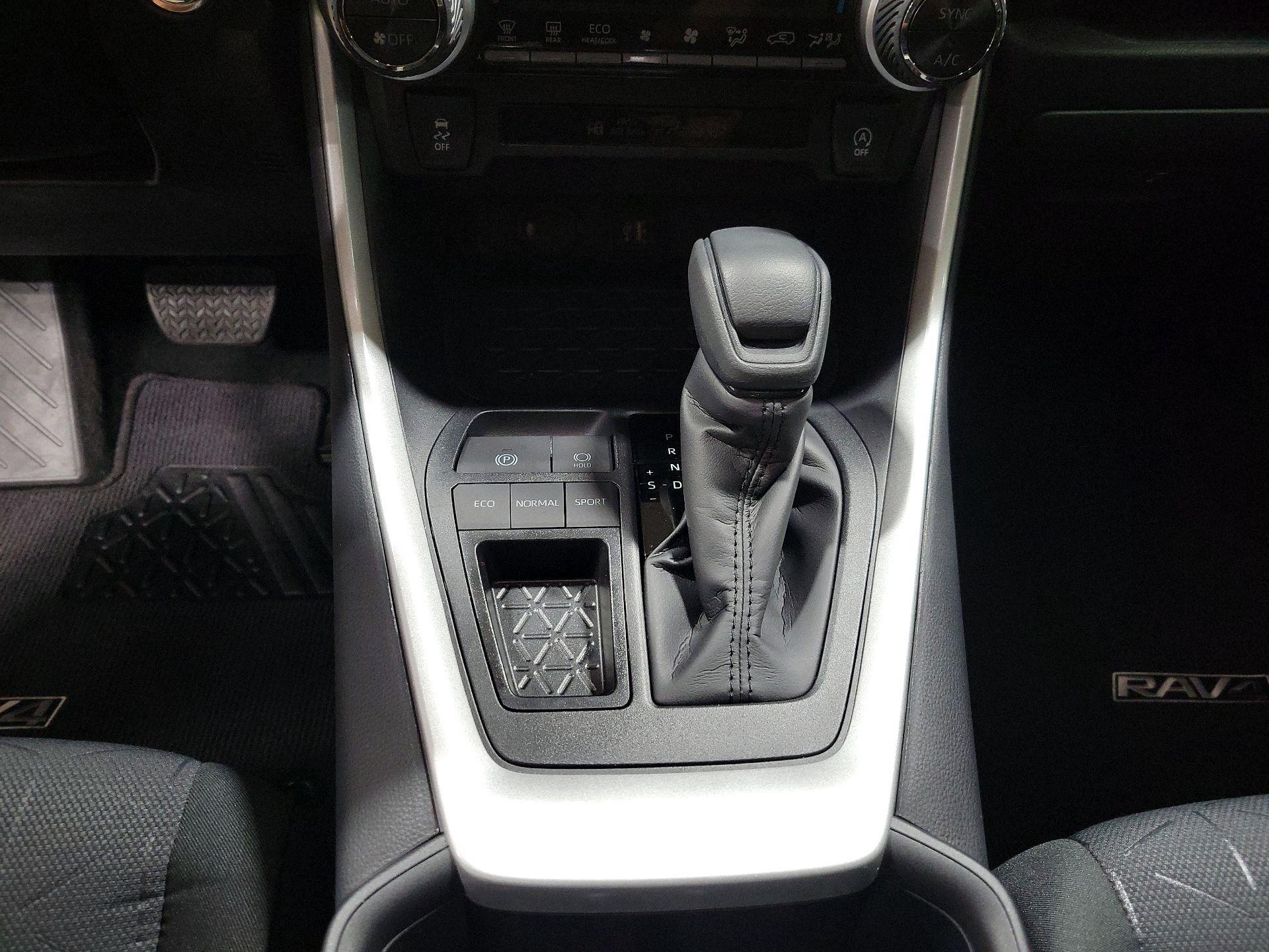 Thumbnail: 2025 Toyota RAV4 - 16