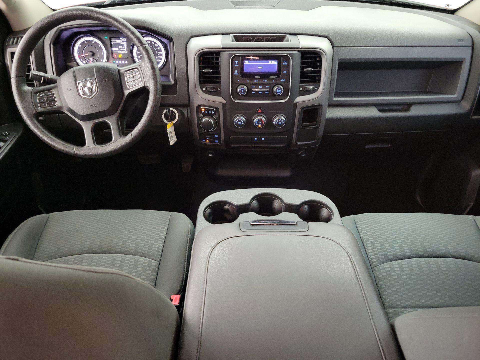 Thumbnail: 2020 RAM 1500 Classic - 9