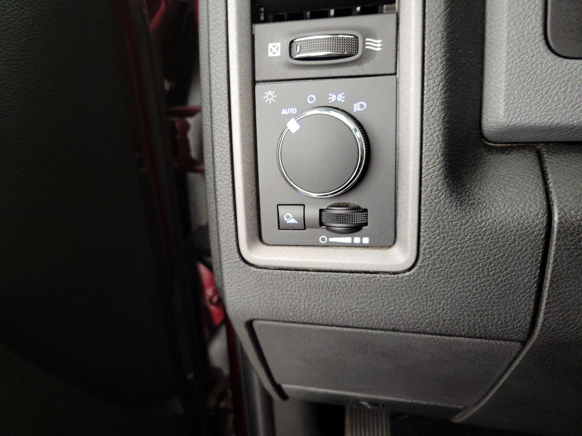 Thumbnail: 2020 RAM 1500 Classic - 13