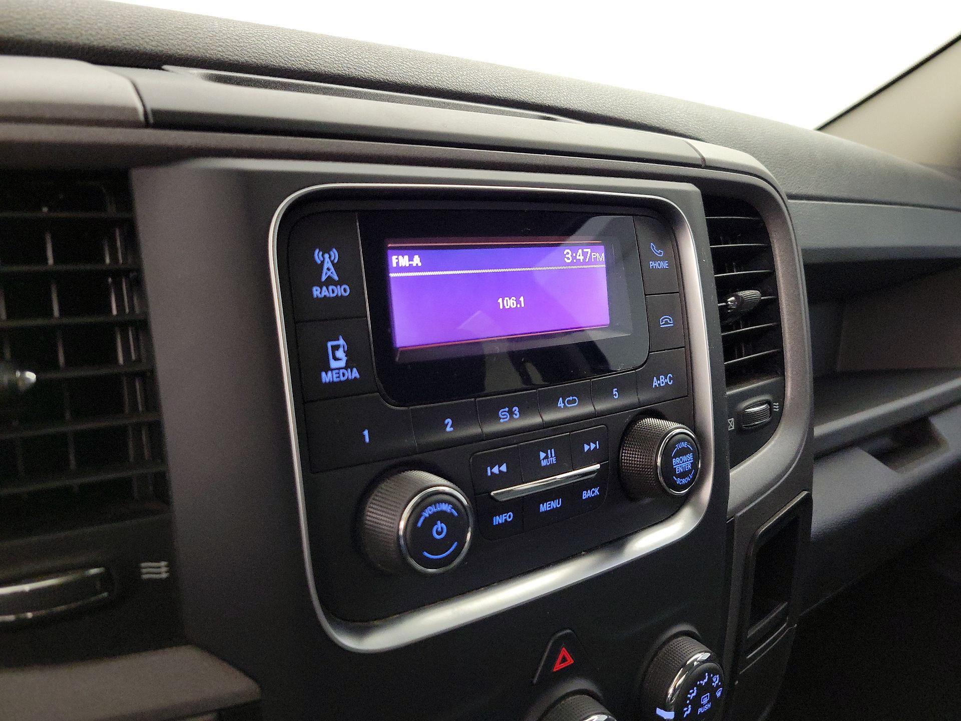 Thumbnail: 2020 RAM 1500 Classic - 15