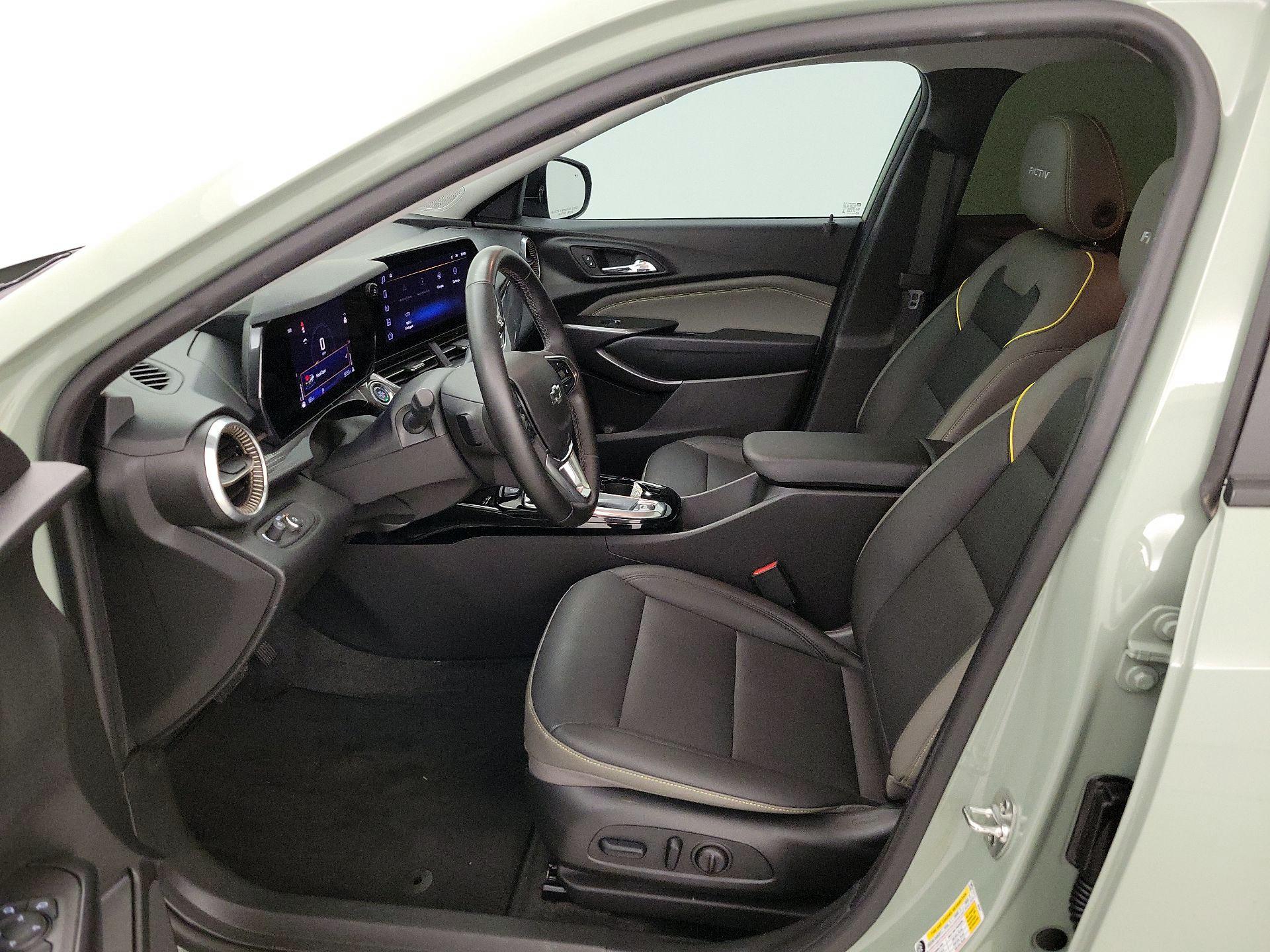 Thumbnail: 2025 Chevrolet Trax - 11