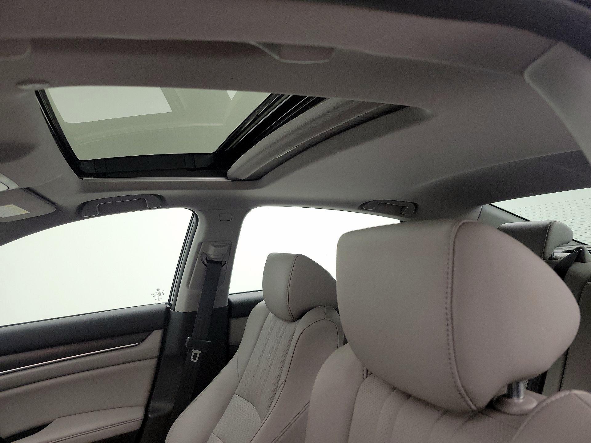 Thumbnail: 2019 Honda Accord - 18