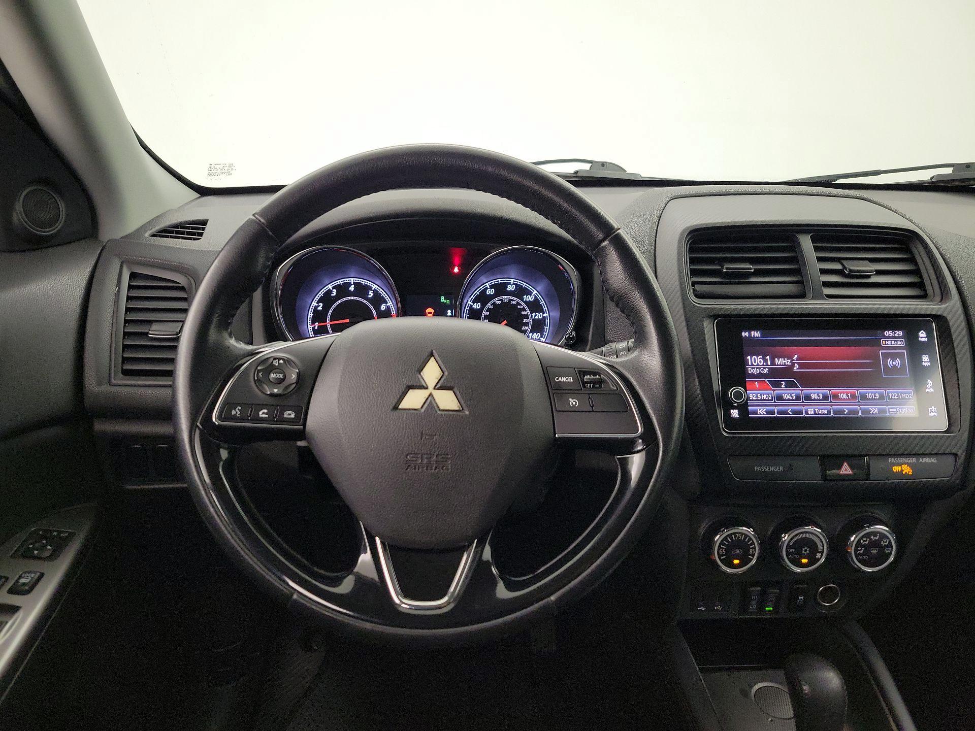 Thumbnail: 2019 Mitsubishi Outlander Sport - 10