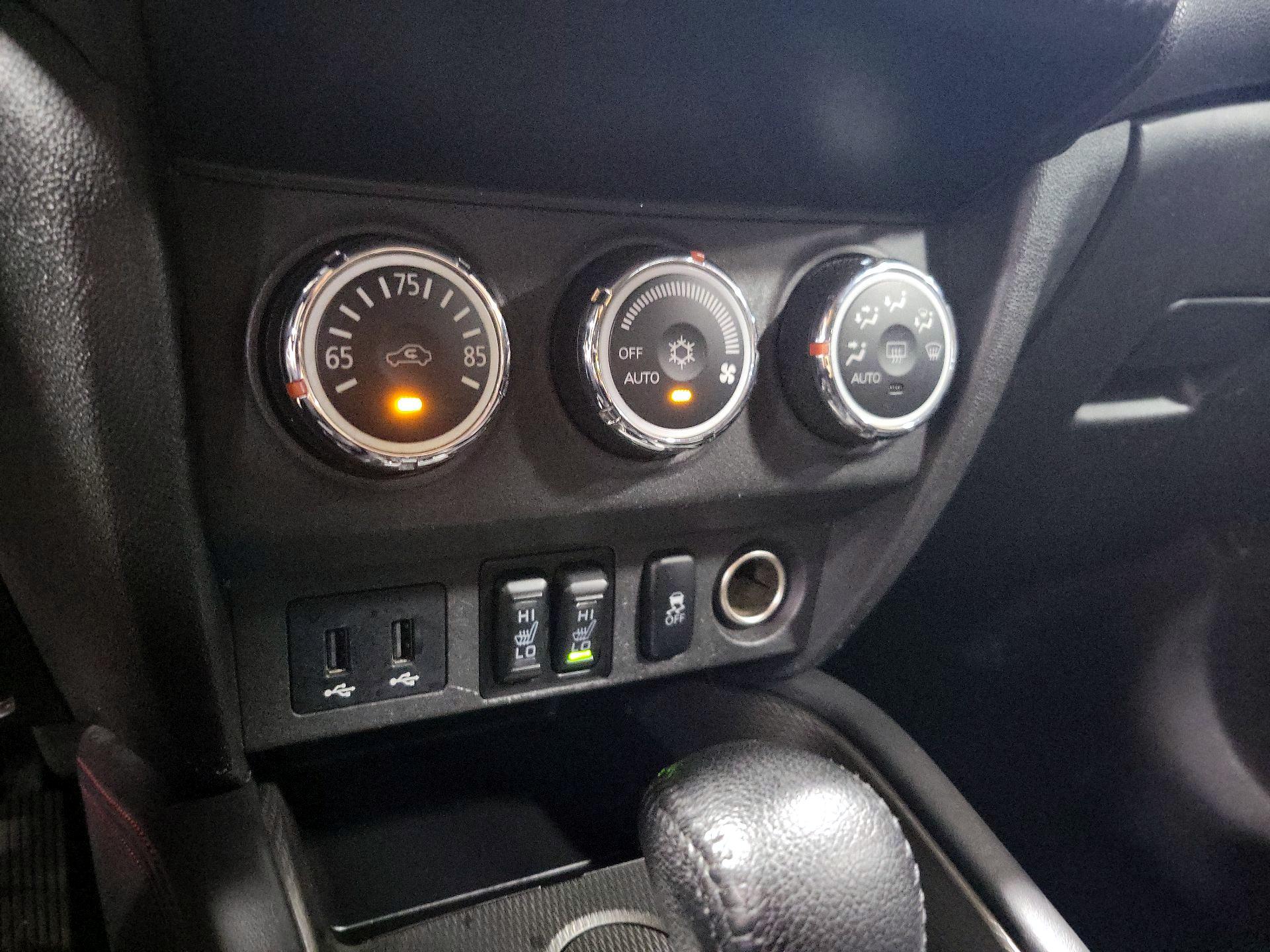 Thumbnail: 2019 Mitsubishi Outlander Sport - 16