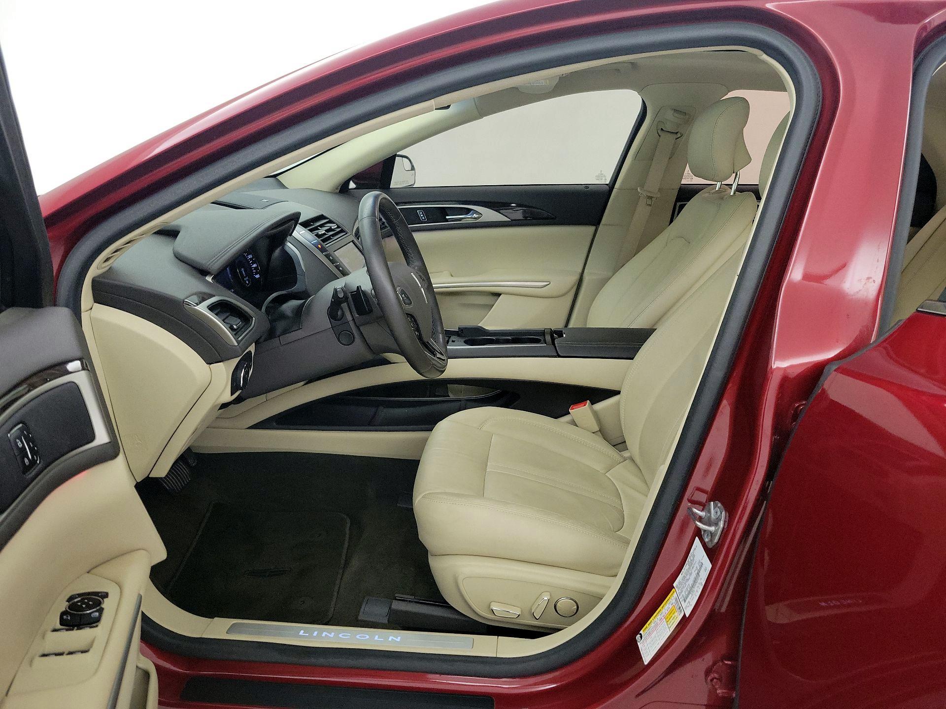 Thumbnail: 2015 Lincoln MKZ - 11