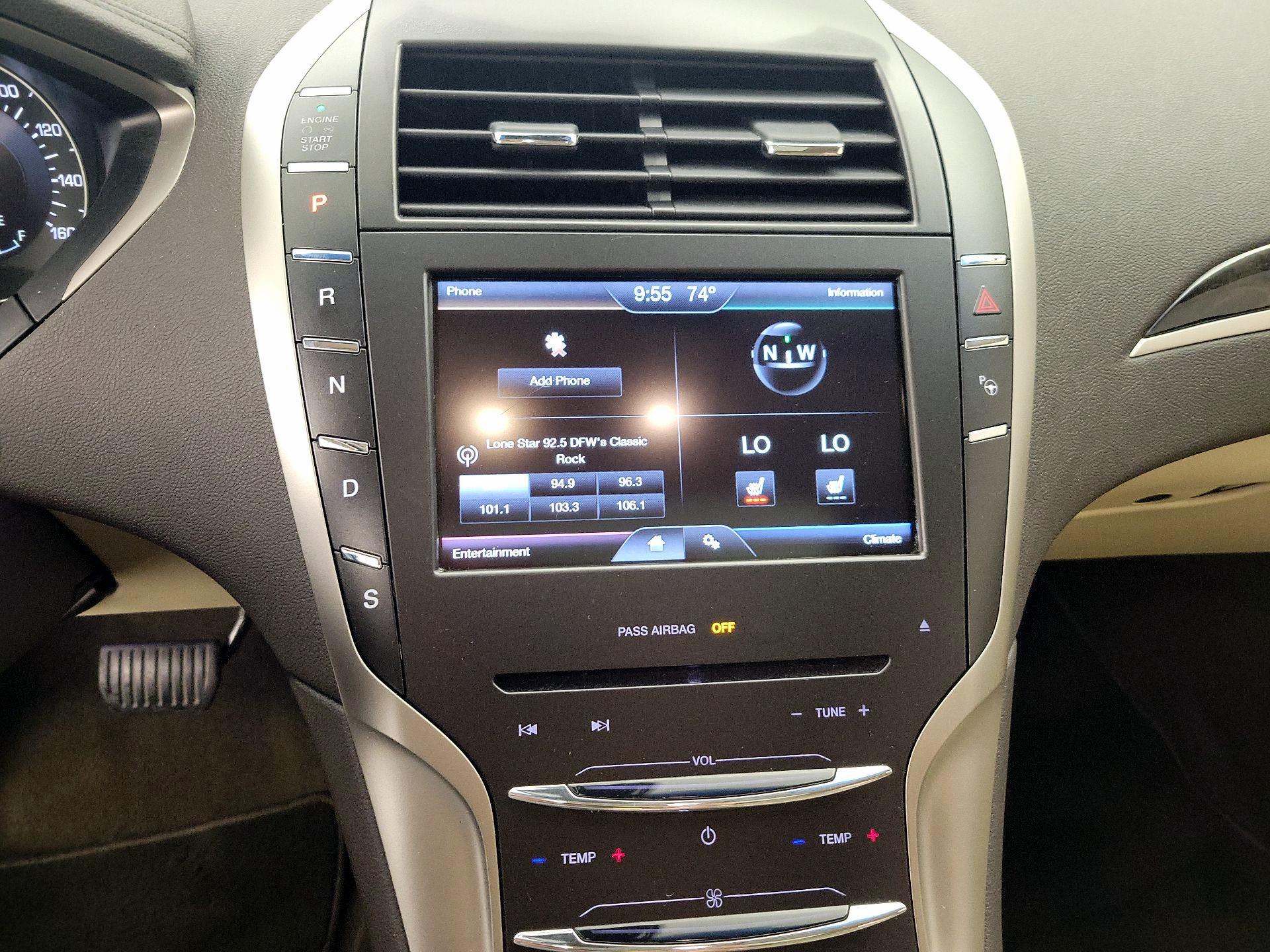 Thumbnail: 2015 Lincoln MKZ - 17