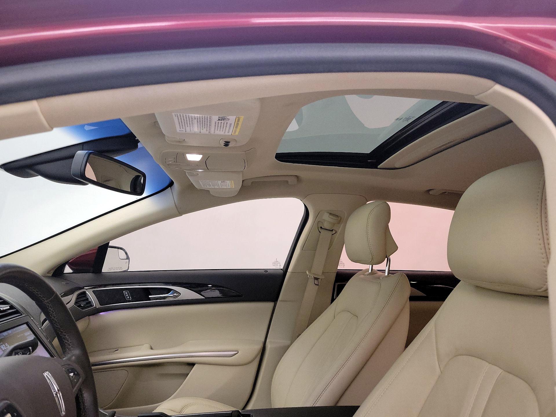 Thumbnail: 2015 Lincoln MKZ - 19