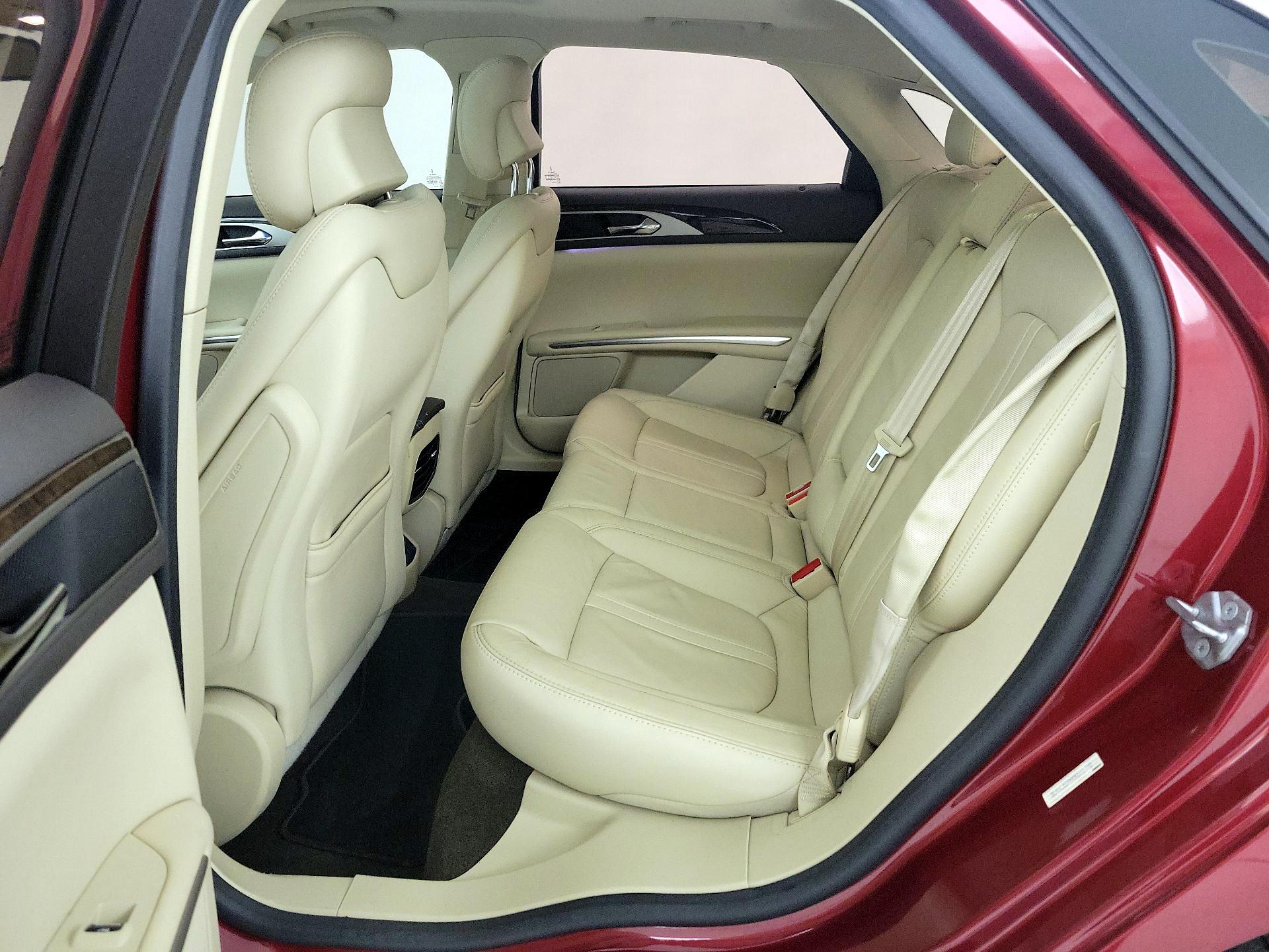 Thumbnail: 2015 Lincoln MKZ - 20