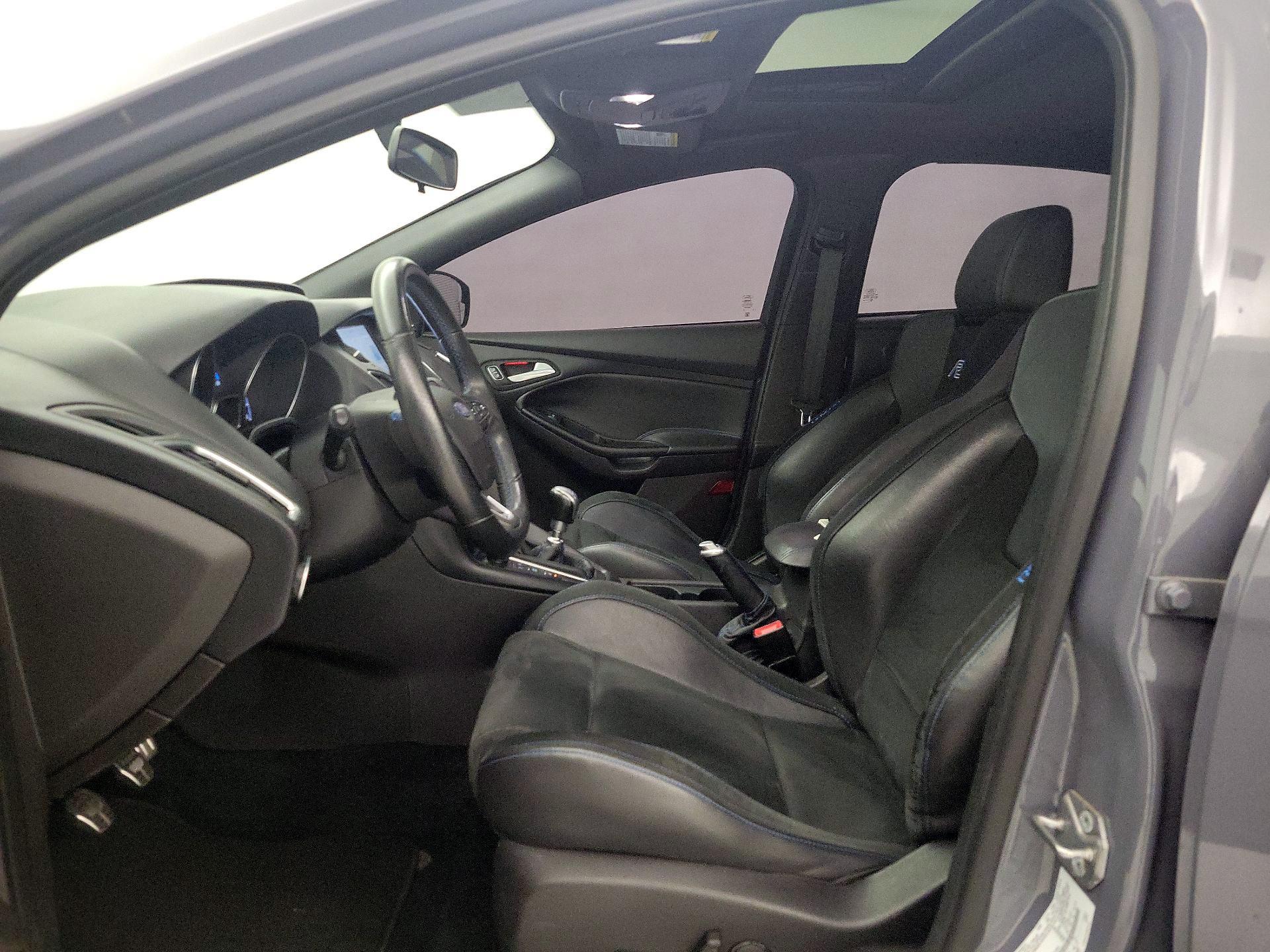 Thumbnail: 2017 Ford Focus - 11