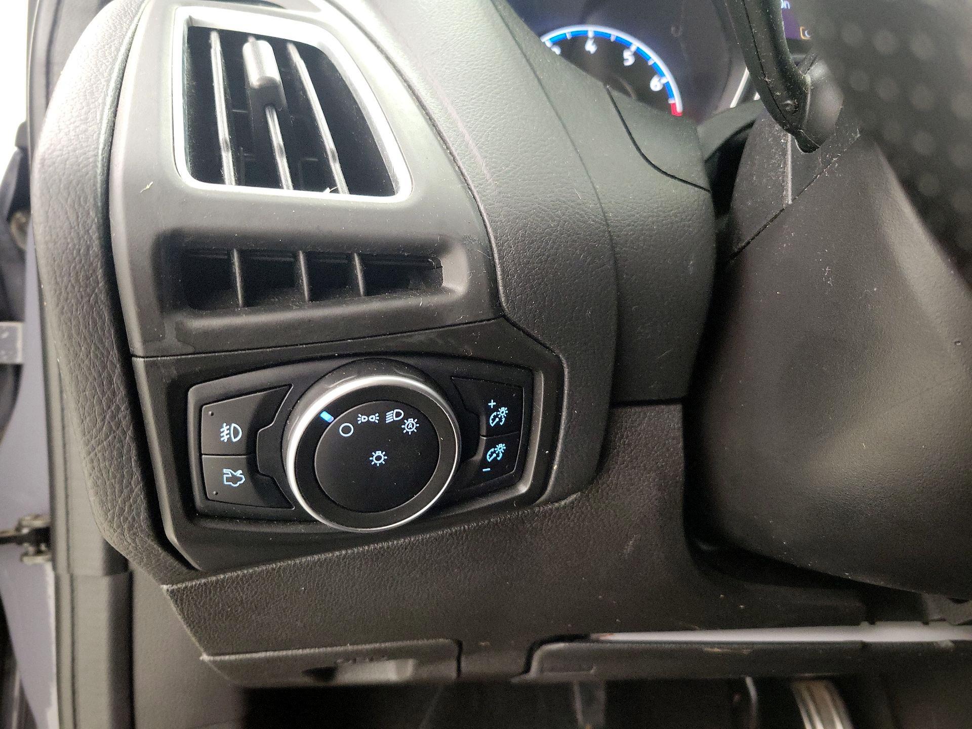 Thumbnail: 2017 Ford Focus - 13