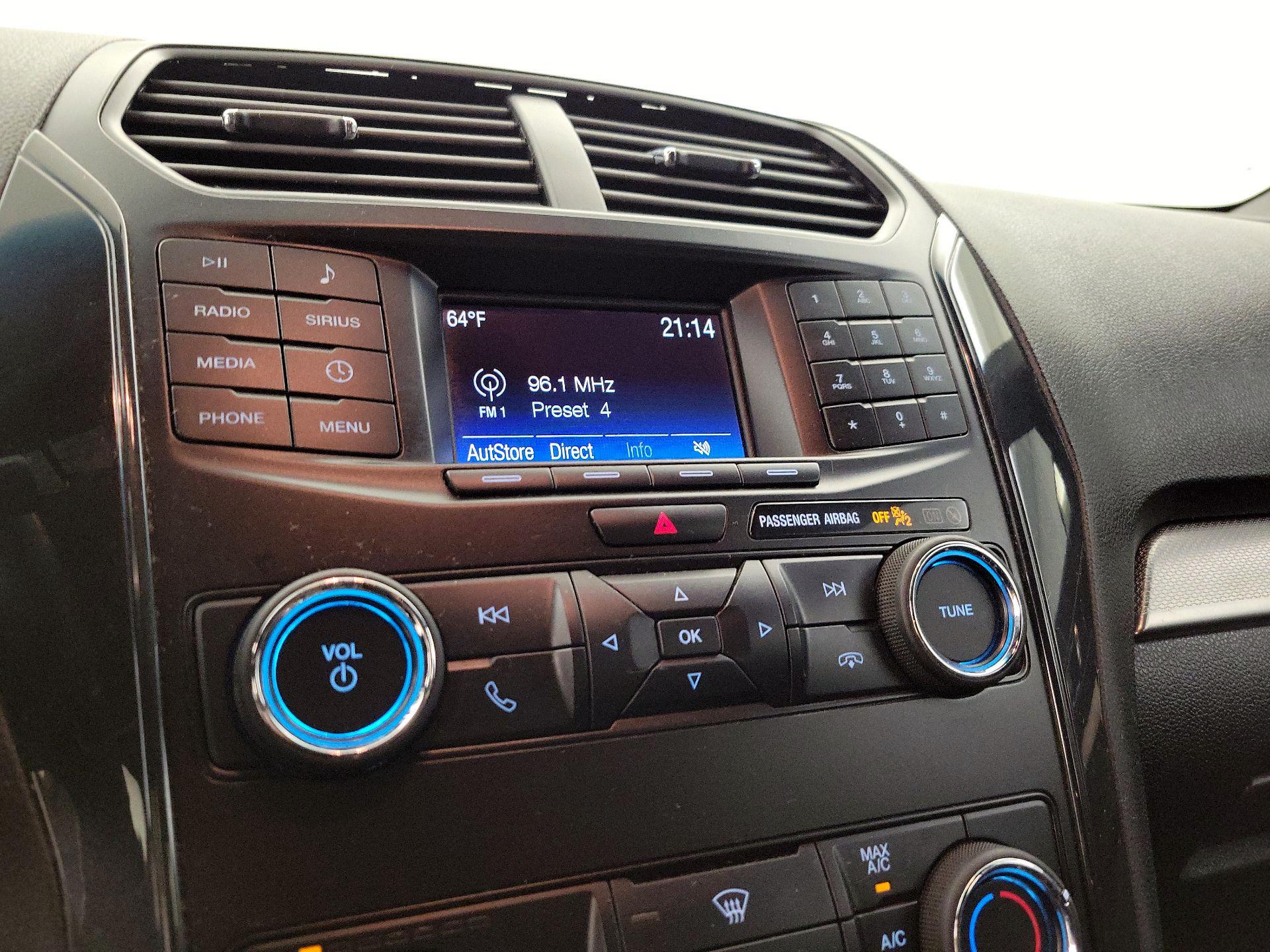 Thumbnail: 2019 Ford Explorer - 15