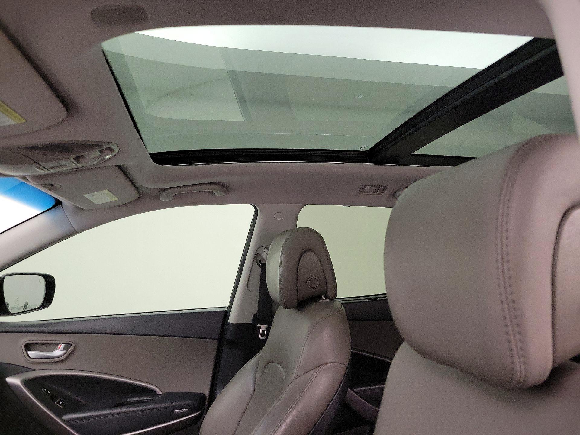 Thumbnail: 2016 Hyundai Santa Fe - 18
