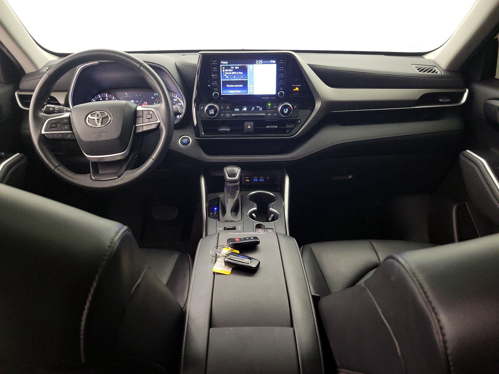Thumbnail: 2022 Toyota Highlander - 9