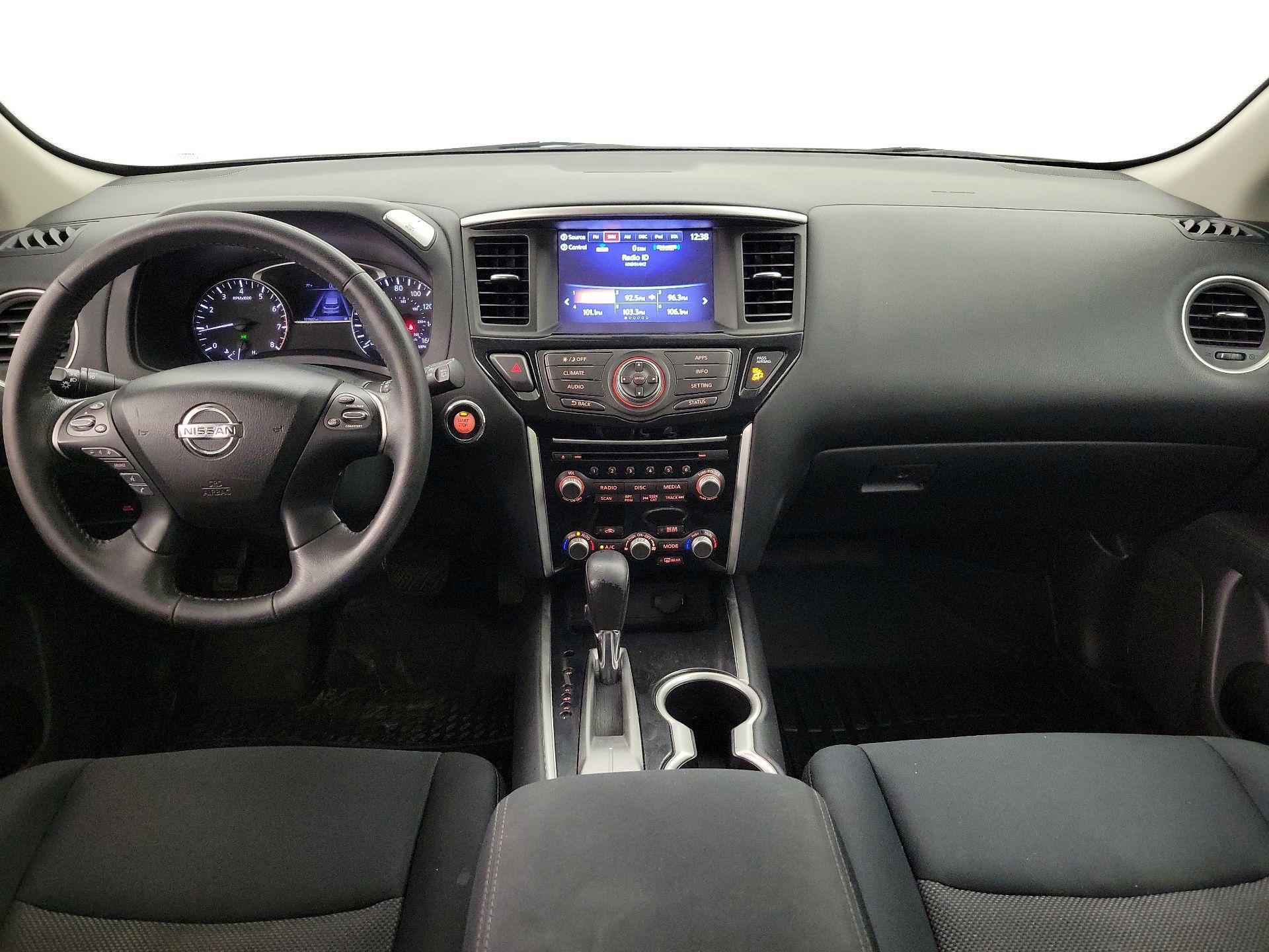 Thumbnail: 2017 Nissan Pathfinder - 9
